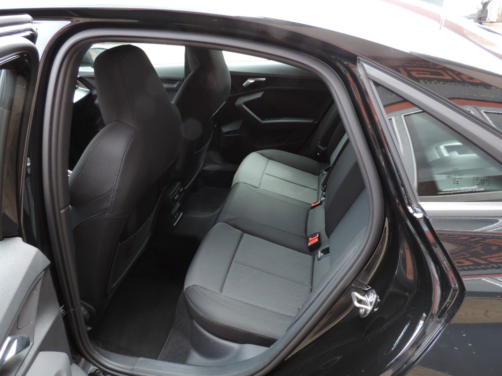 Audi A3 Limousine 40 TFSI quattro S line - Samsaru's Car Outlet