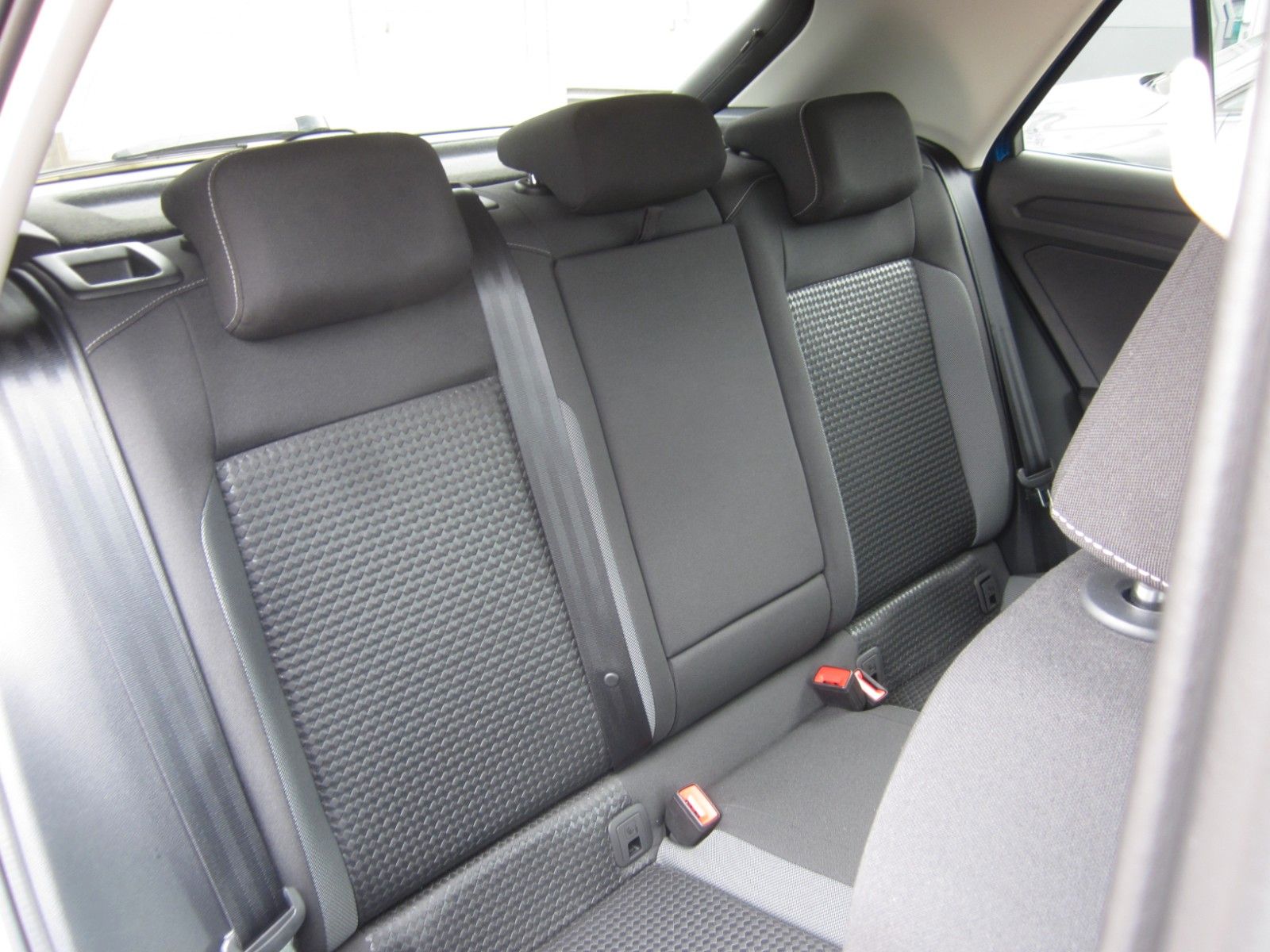 Volkswagen T-Roc Active - Samsaru's Car Outlet