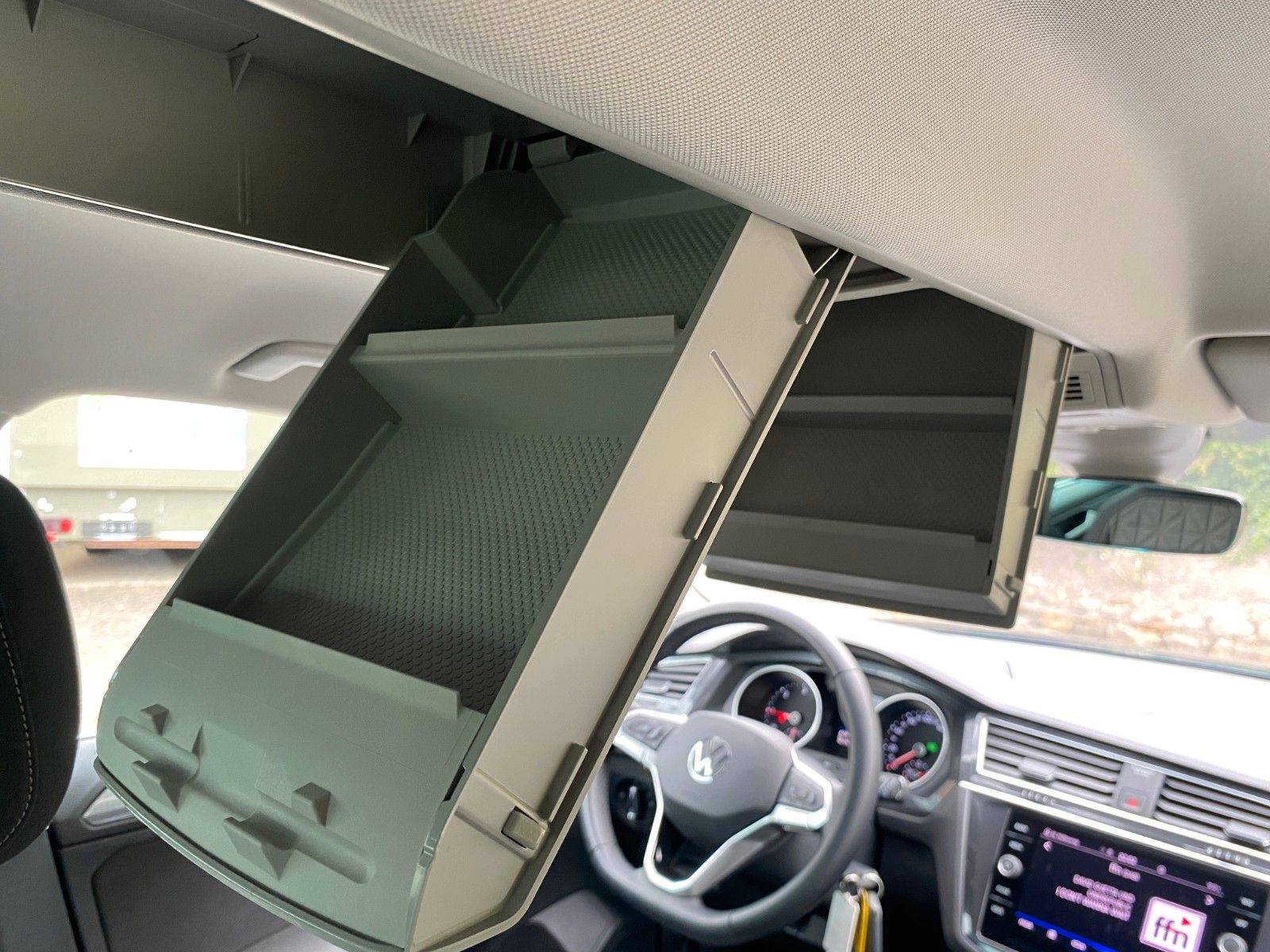 Volkswagen Tiguan 2.0TDI DSG - Samsaru's Car Outlet