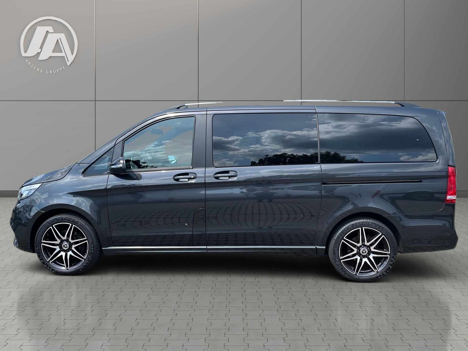Mercedes-Benz V 300 AMG 4MATIC - Samsaru's Car Outlet