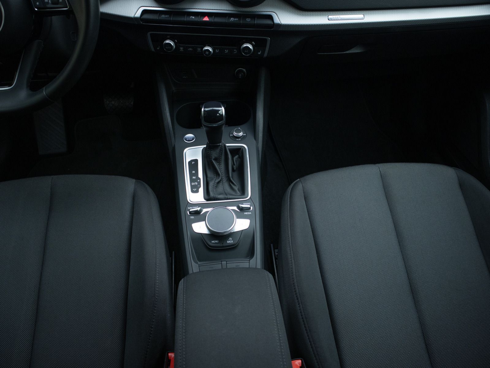 Audi Q2 35 TFSI S-TRO**RFK*GJR*LED*AAC*NAVI*SHZ*GRA**