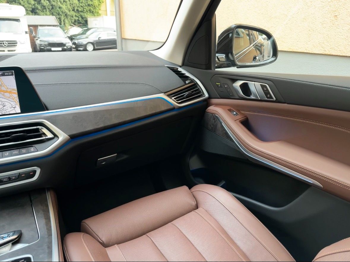 BMW X5 xDr45e PANO*Laser*Sitzkl*Massage*AHK*DA-Prof