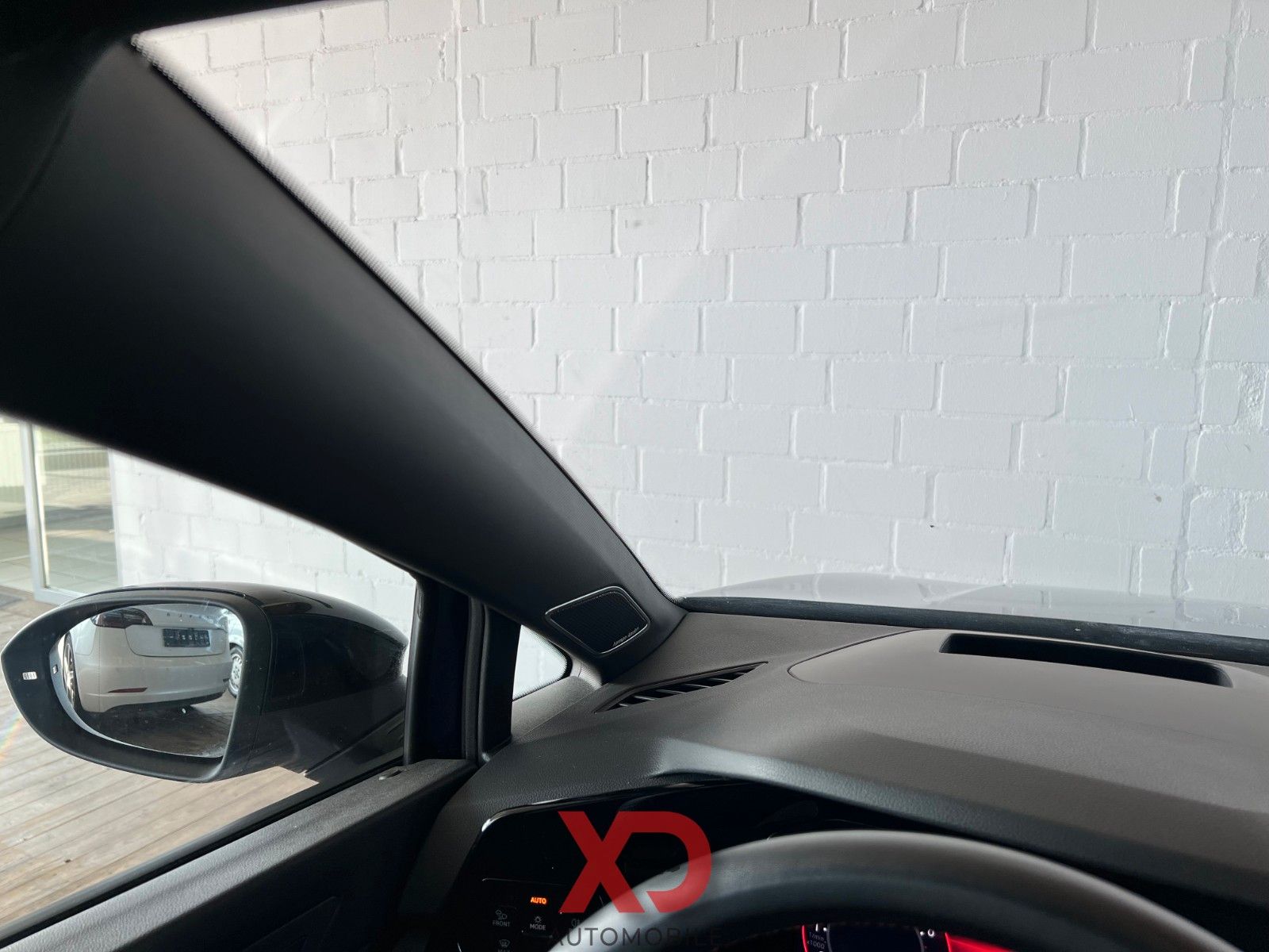 Volkswagen Golf VIII GTI Clubsport - Samsaru's Car Outlet