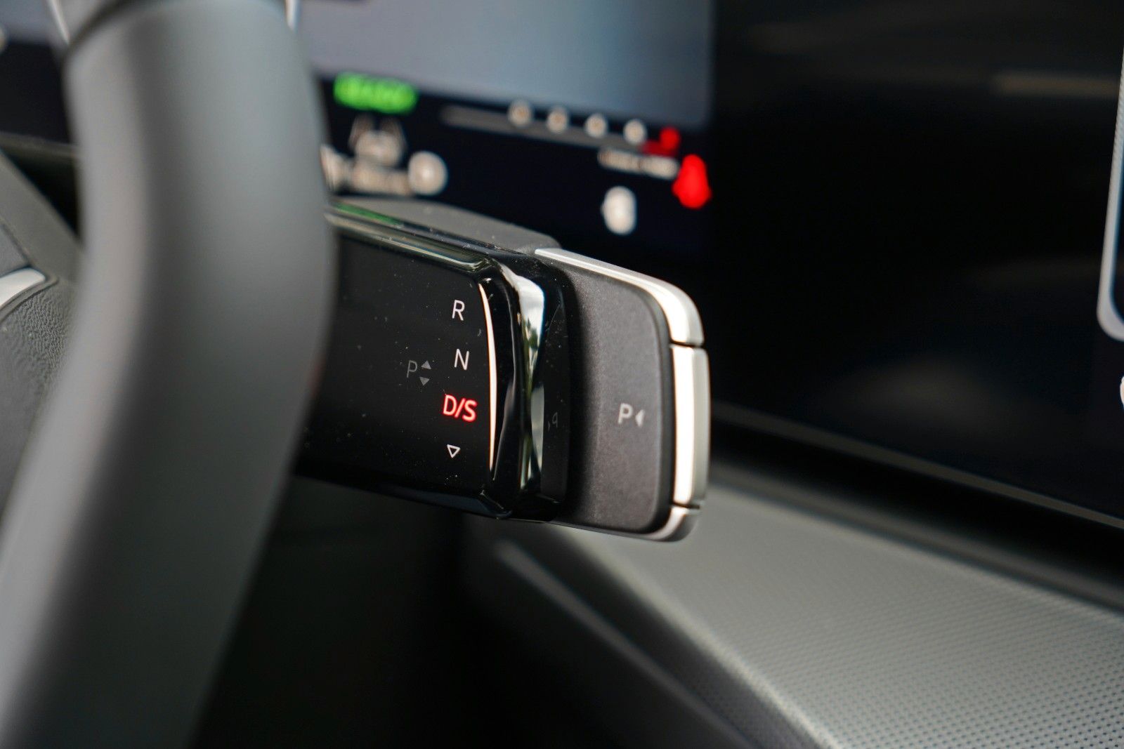Audi Q3 SUV e-hybrid AHK S-LINE PANO TECH PRO MATRIX