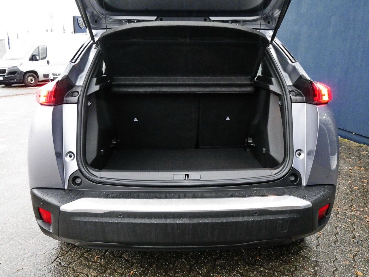 Peugeot 2008-e Active - Samsaru's Car Outlet