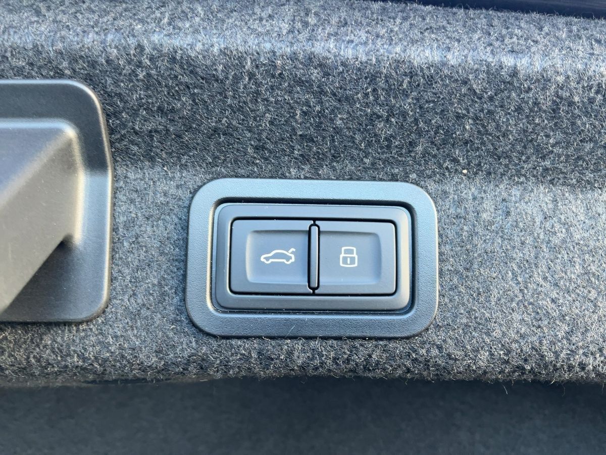 Audi A6 Limousine 50 TFSI e QU SPORT - Samsaru's Car Outlet