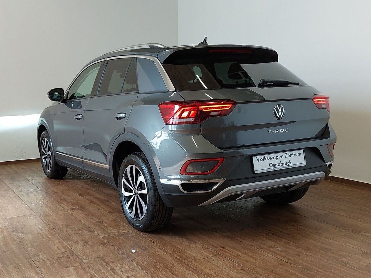Volkswagen T-Roc 2.0 TDI Style - Samsaru's Car Outlet
