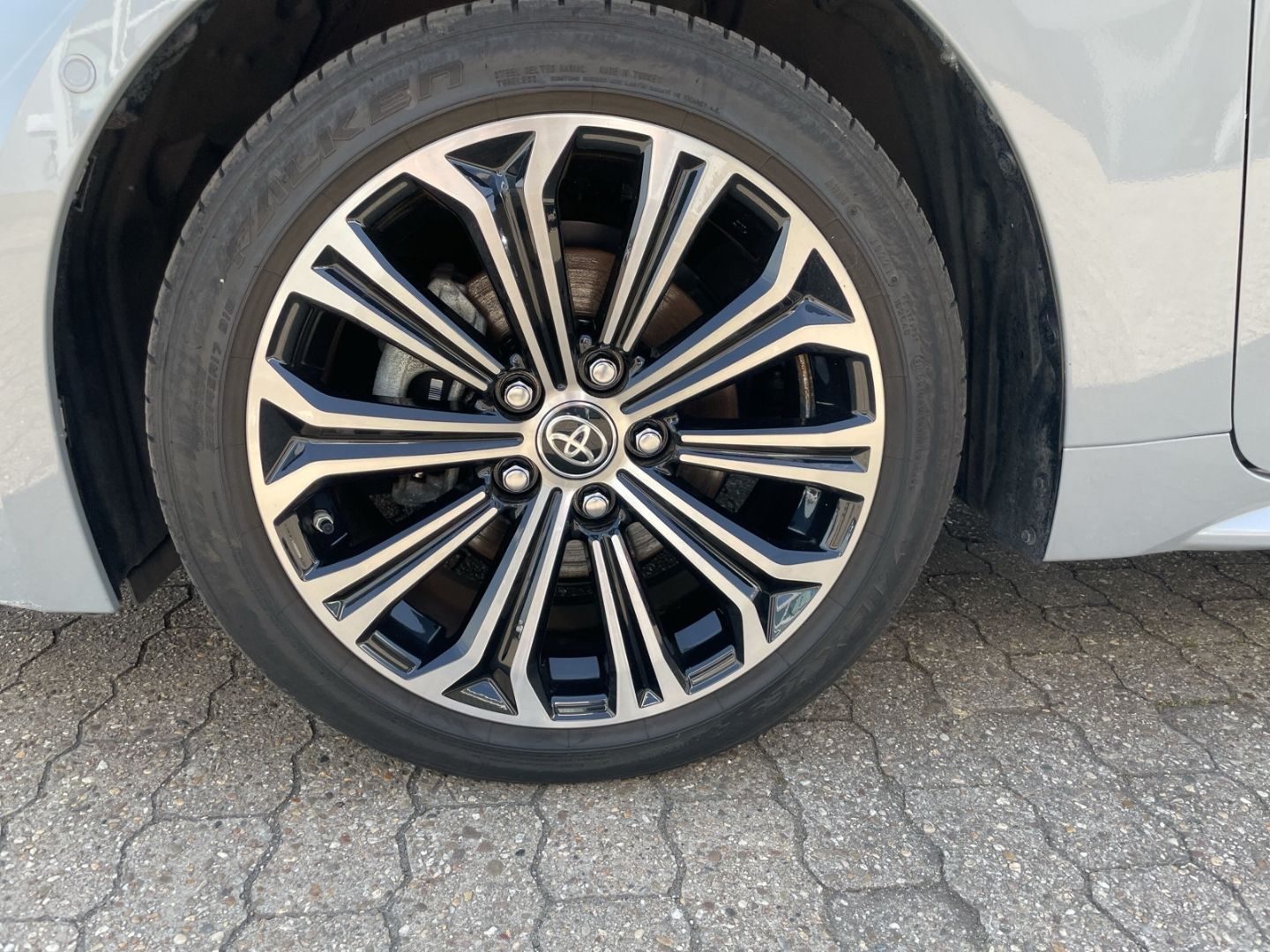 Toyota Corolla Touring Sports Hybrid Team D - Samsaru's Car Outlet