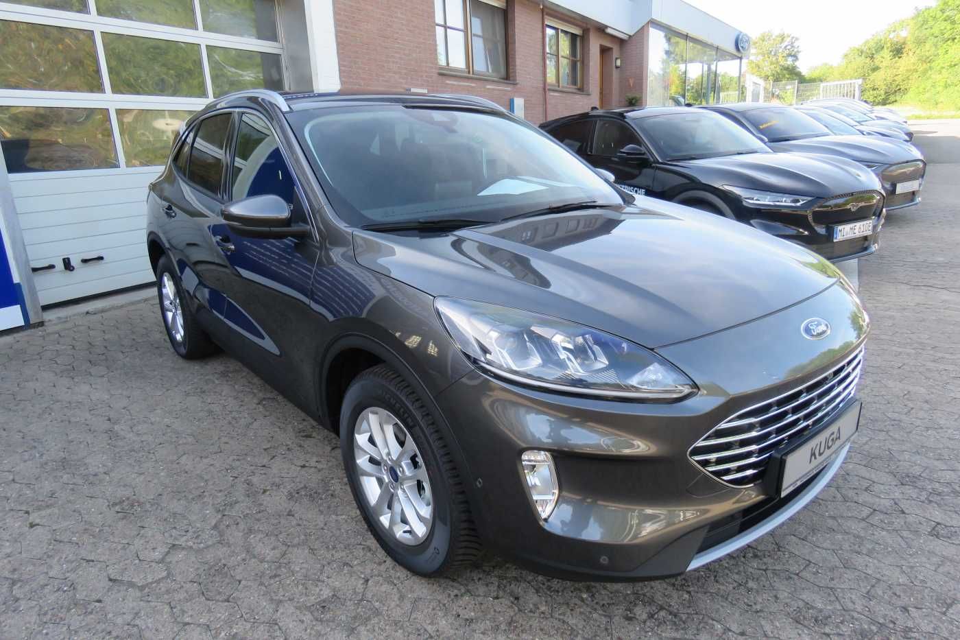 Ford Kuga Automatic TITANIUM - Samsaru's Car Outlet