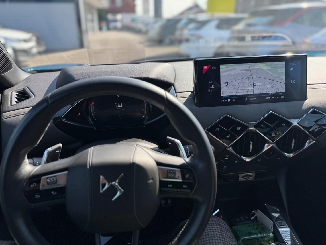 DS Automobiles DS 3 Crossback So Chic - Samsaru's Car Outlet