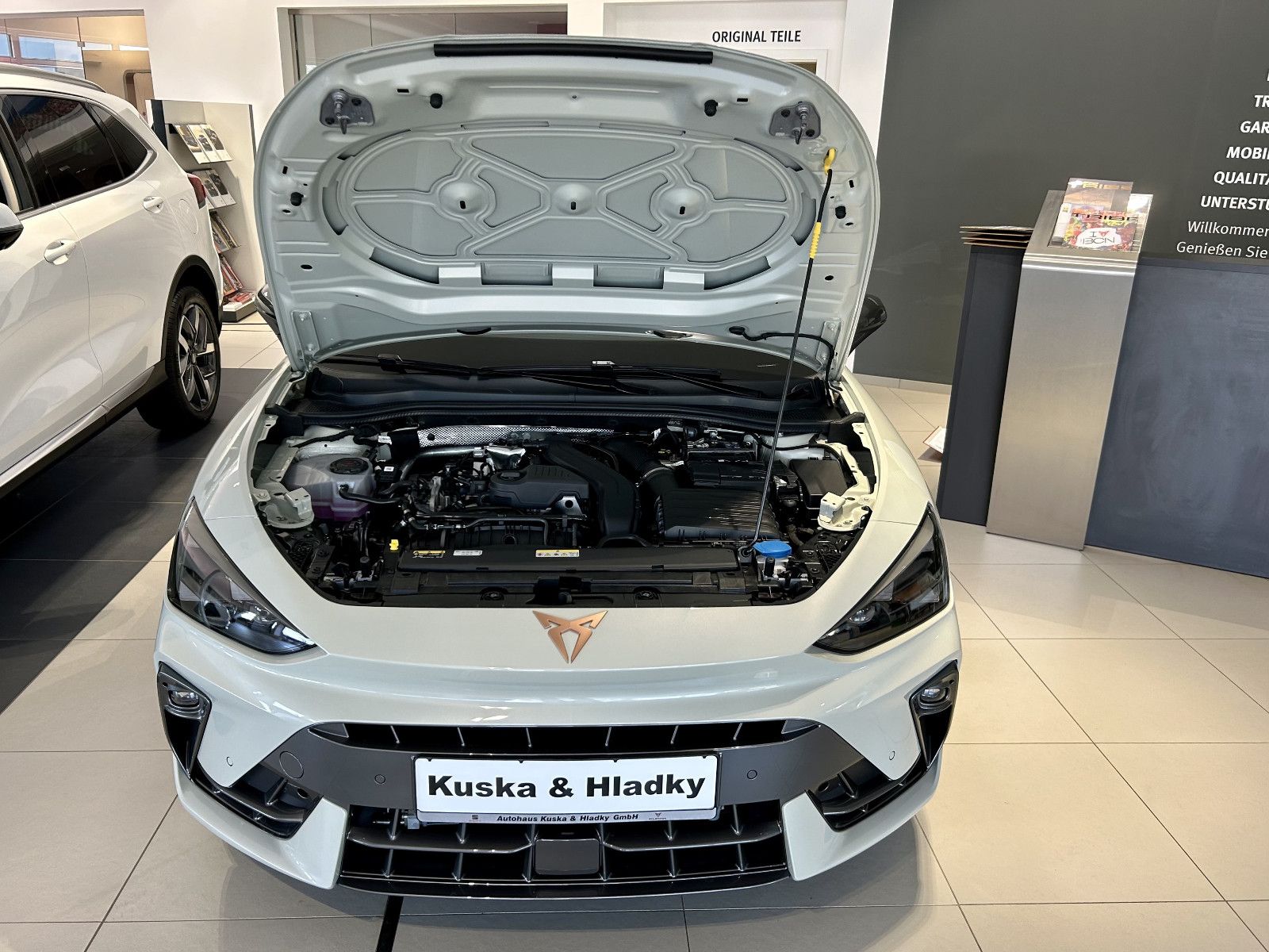 Cupra Leon 1.5 eTSI - Samsaru's Car Outlet