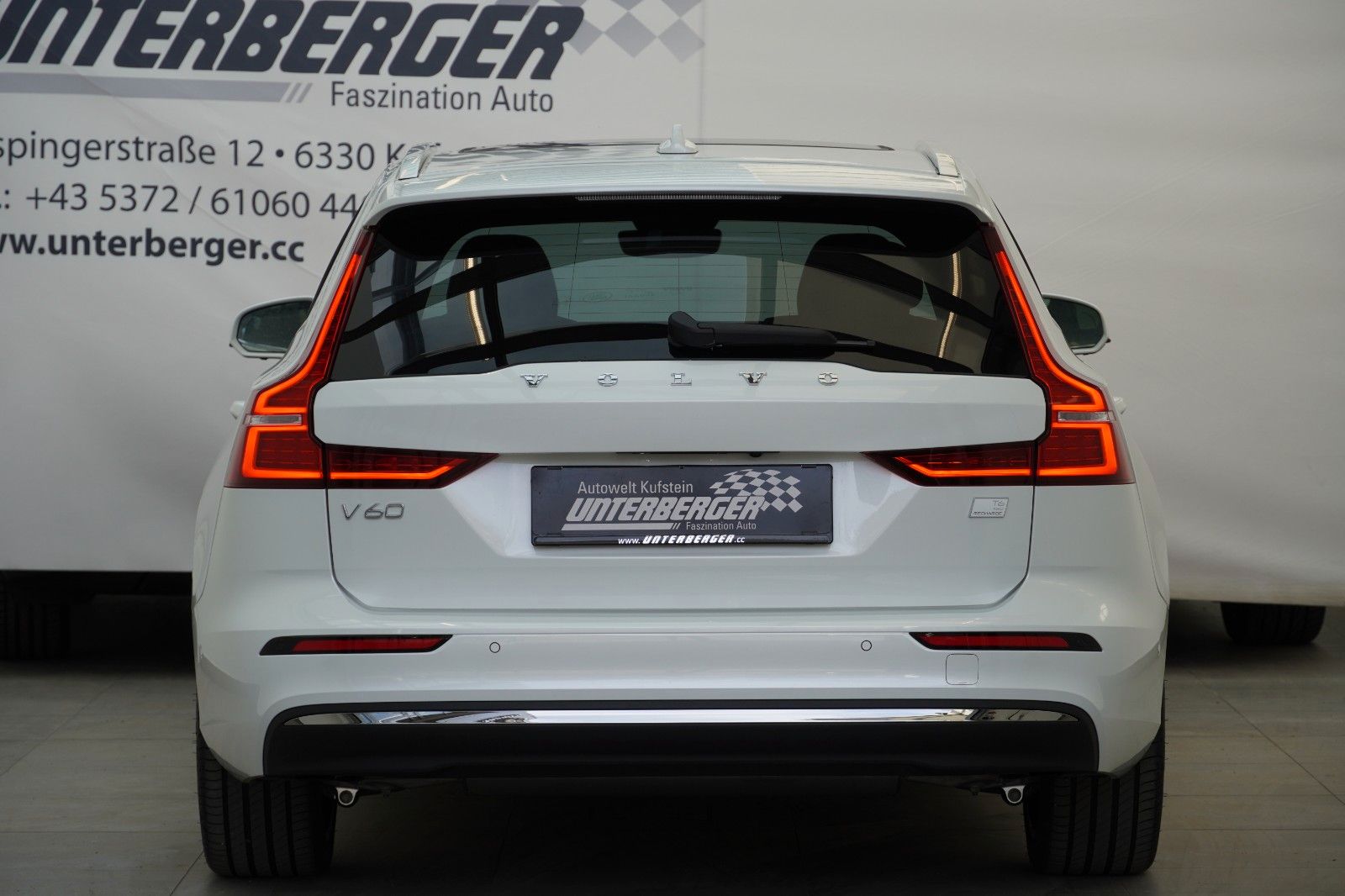 Volvo V60 Kombi Plus Bright Recharge Plug-In Hybrid AW