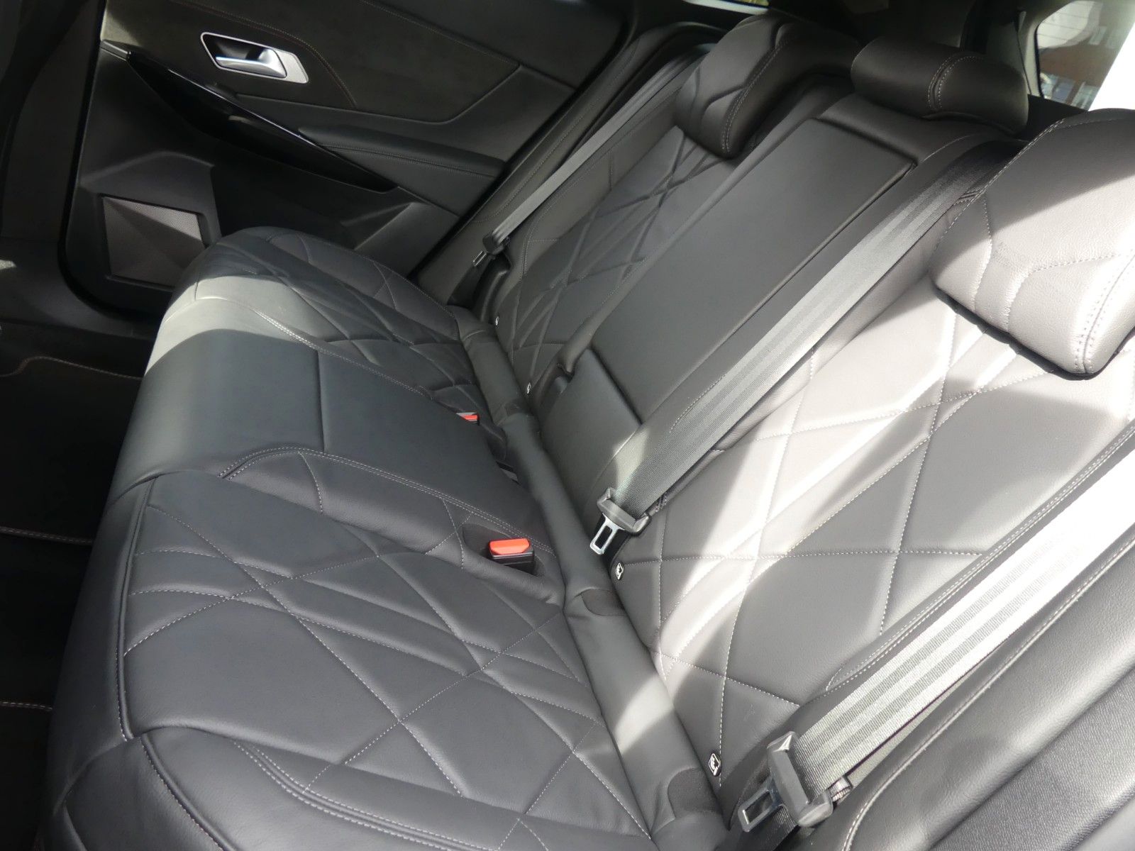 DS Automobiles DS7 E-Tense Performanceline+ 4x4 300PS