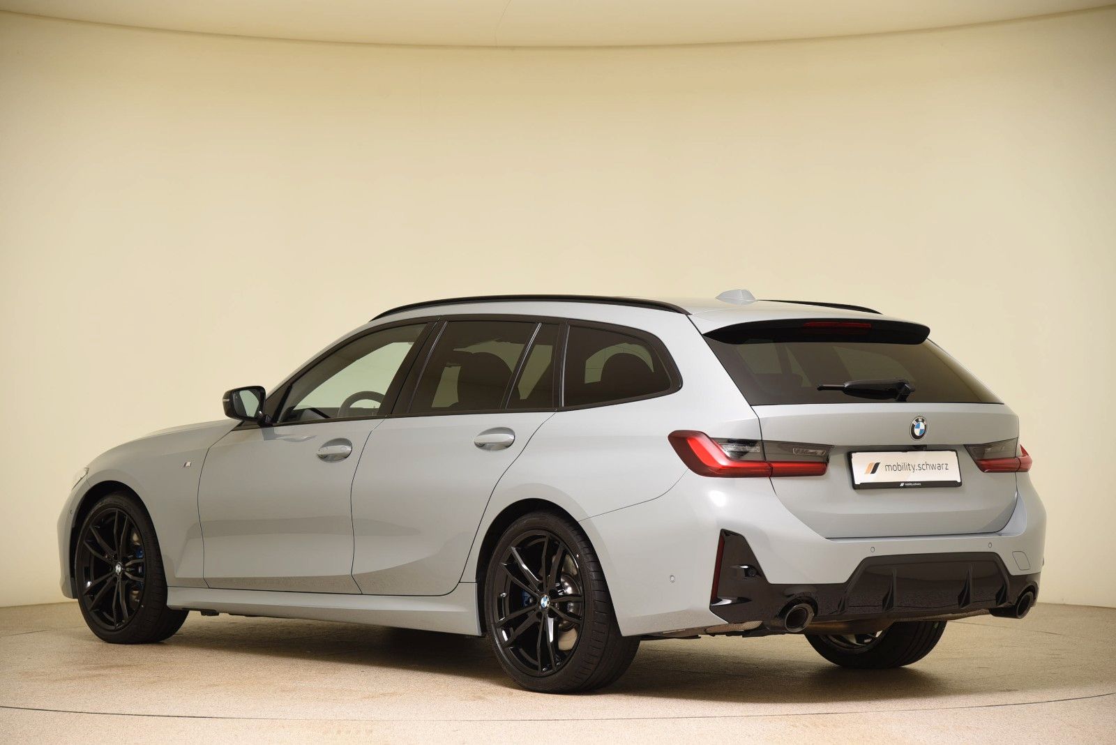 BMW 320d Touring xDrive M Sport ACC Pano H&K LED
