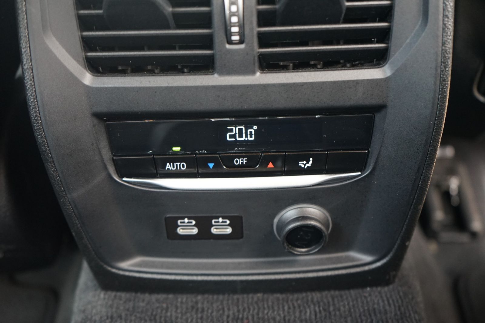 BMW 320i Advantage - Samsaru's Car Outlet