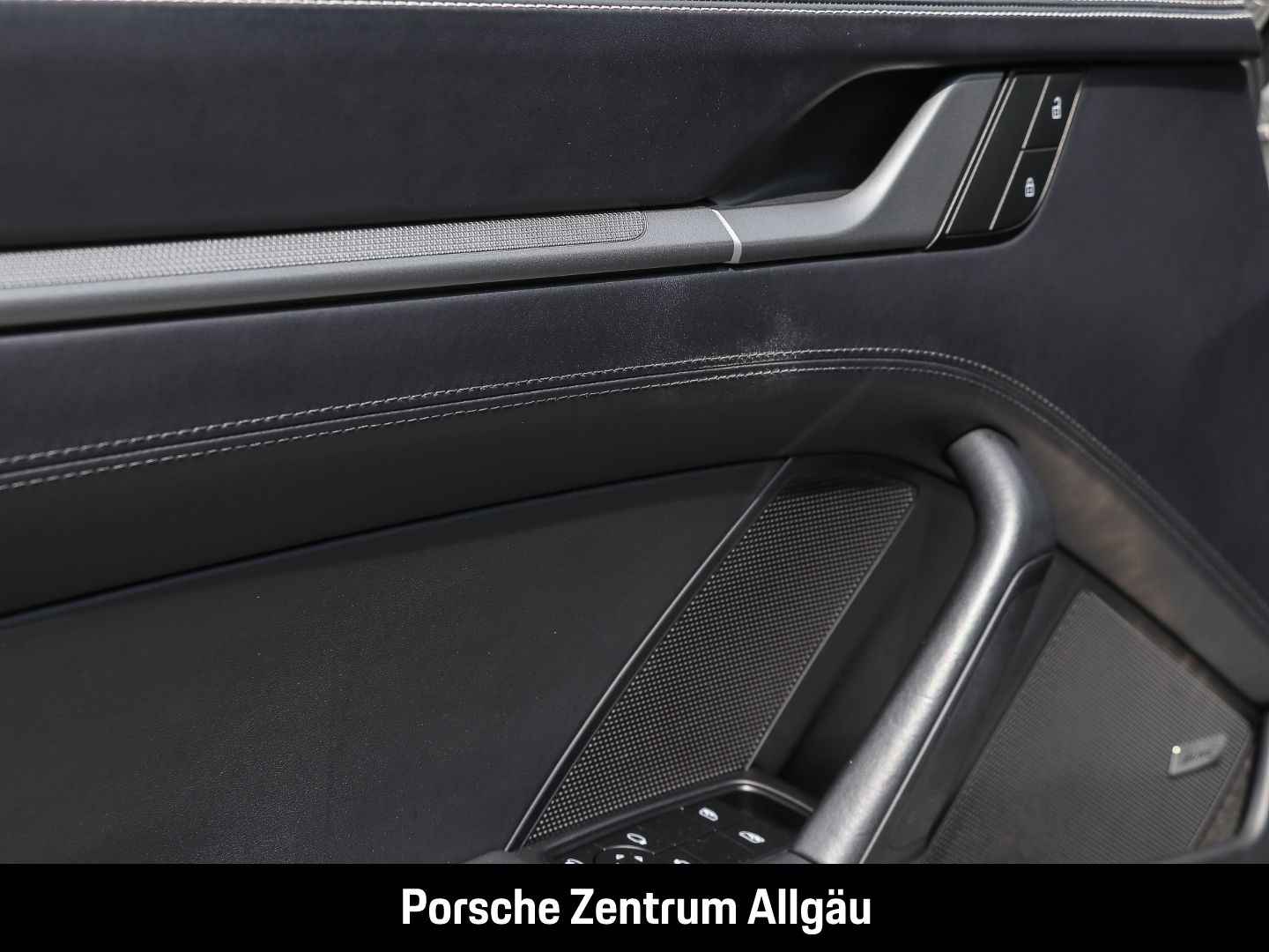 Porsche 992 911 Carrera 4S BOSE Sportabgasanlage Kreide