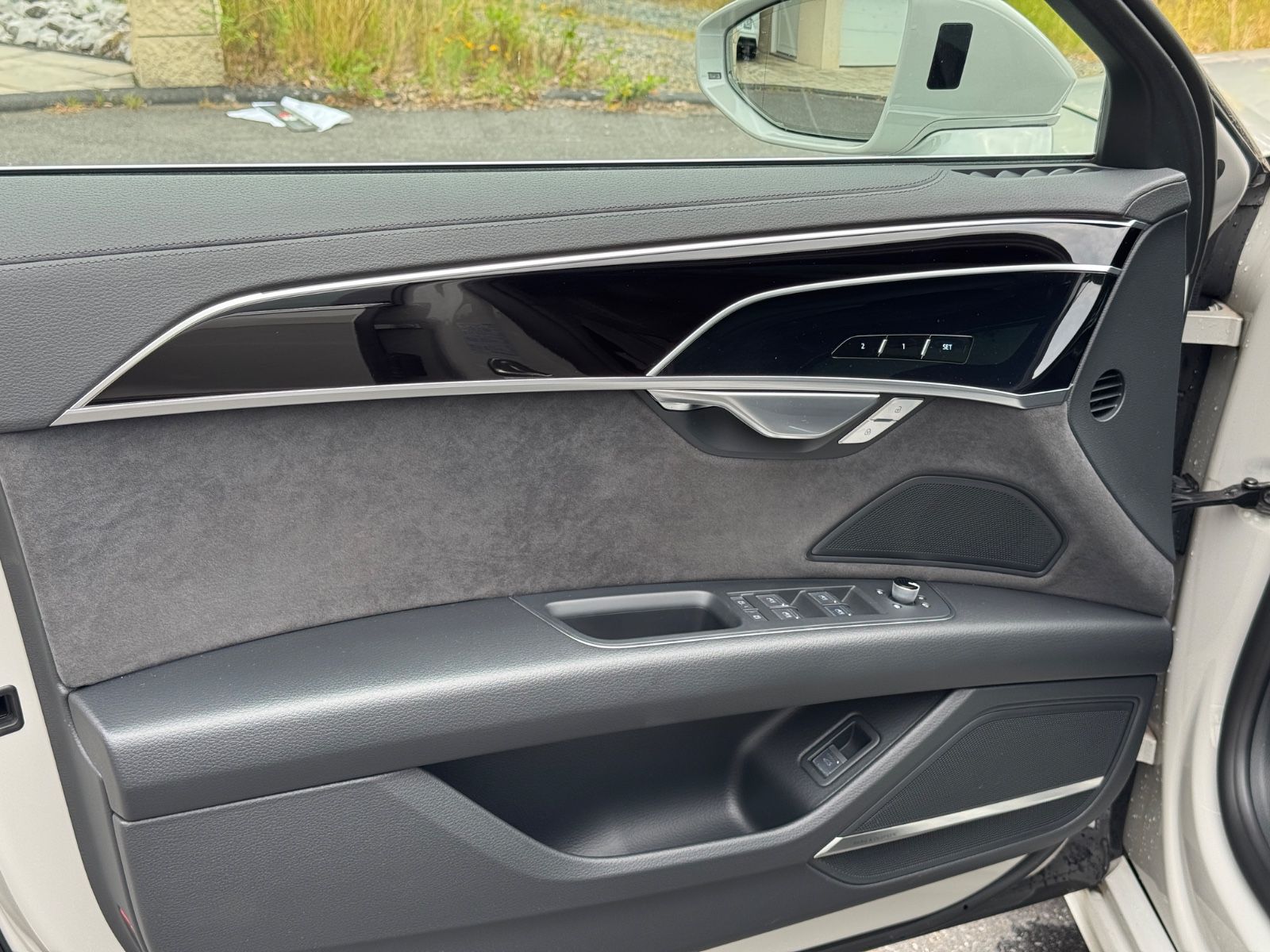 Audi A8 55 TFSI quattro S-line - Samsaru's Car Outlet