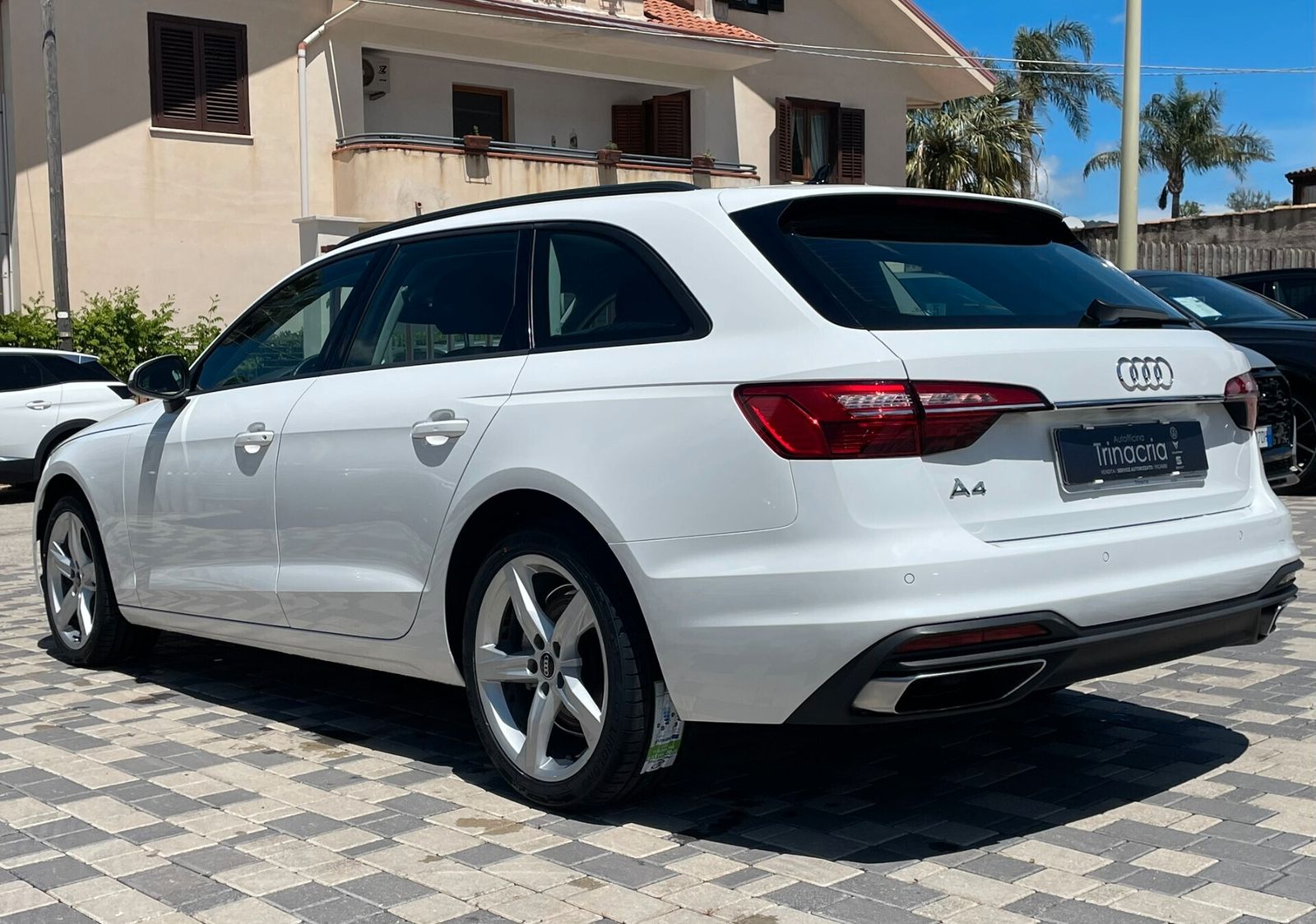 Audi A4 Avant Business 2.0 TDI s-tronic - Samsaru's Car Outlet