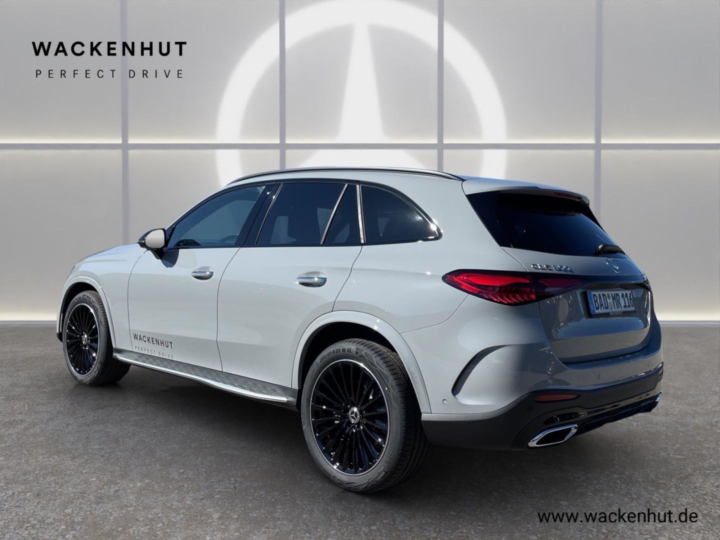 Mercedes-Benz GLC 300 4M EDITION AMG 20''NIGHT PANO AHK DISTR