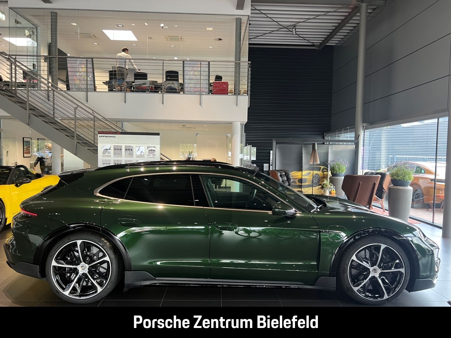 Porsche Taycan Turbo S Cross Turismo Burmester LED