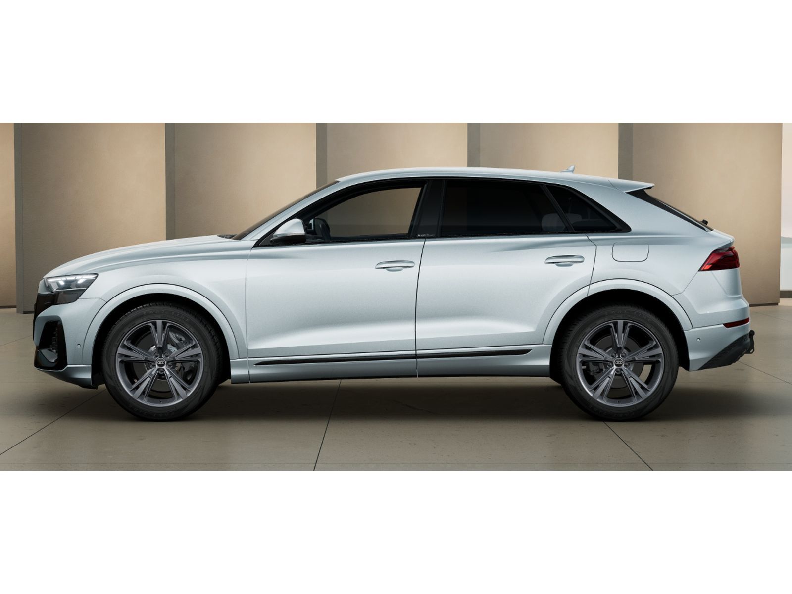 Audi Q8 55 TFSI e quattro Black - Samsaru's Car Outlet