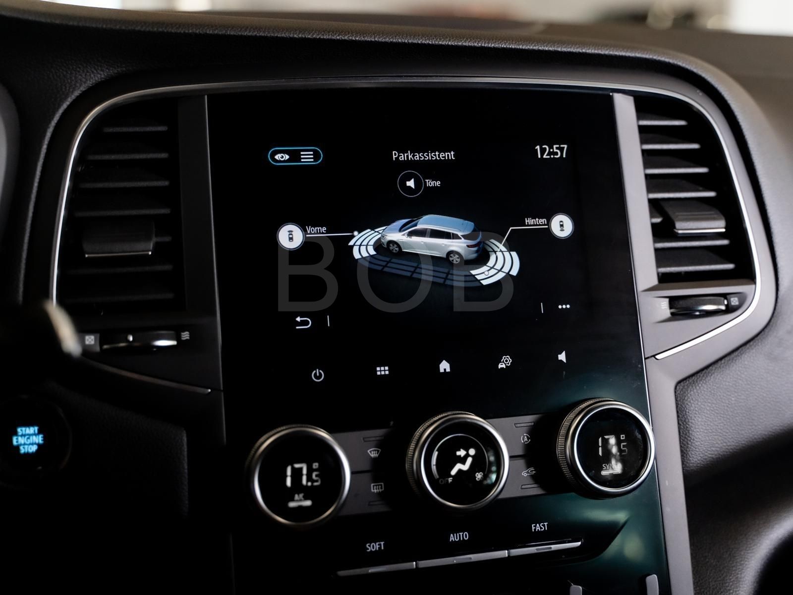 Renault Megane Grandtour ZEN E-TECH Plug-in - Samsaru's Car Outlet