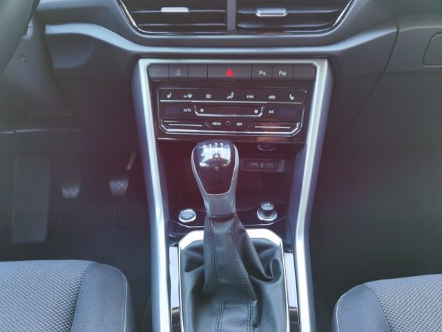 Volkswagen T-Roc 1.5 TSI BMT Life - Samsaru's Car Outlet