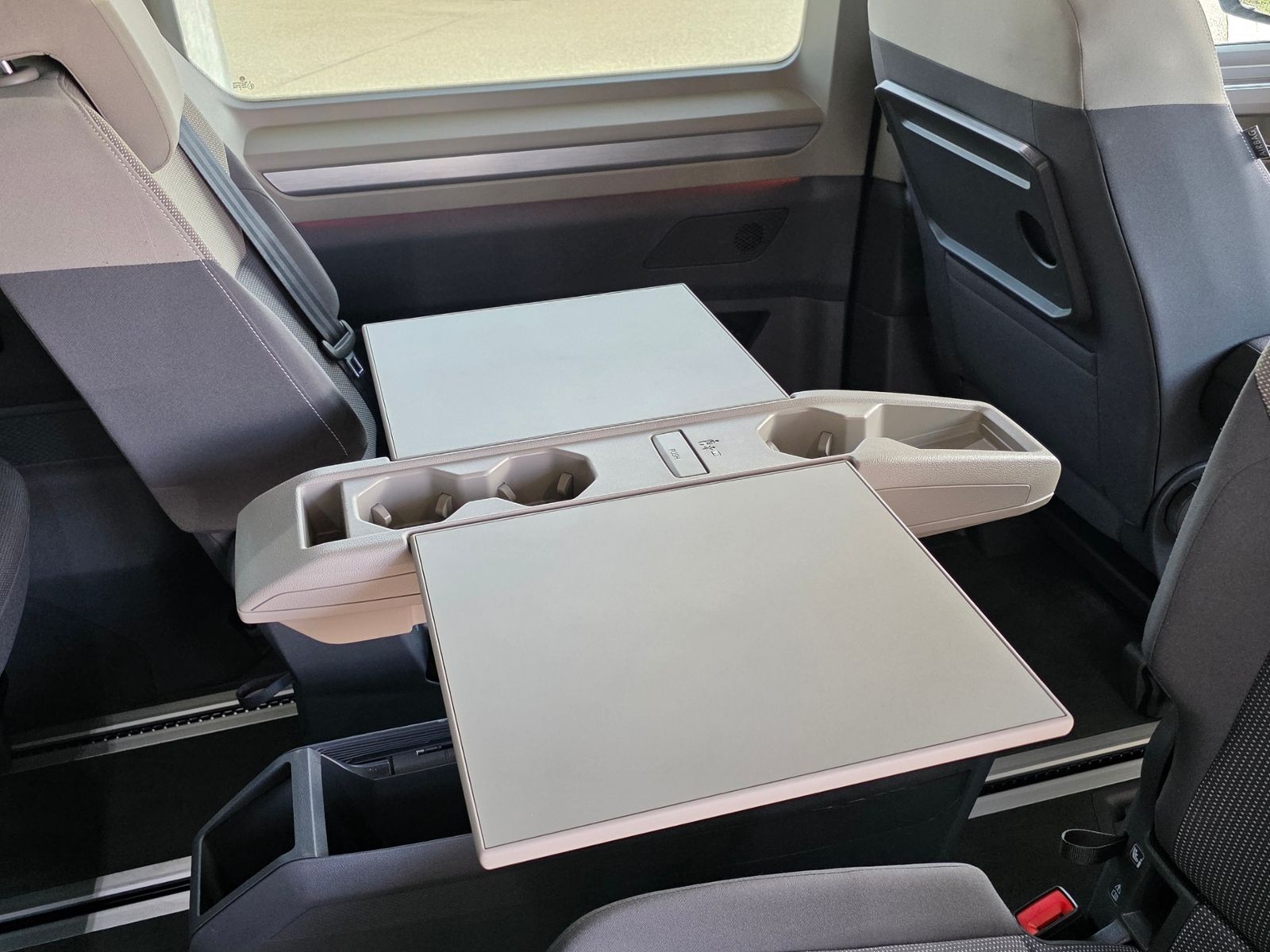 Volkswagen T7 Multivan 2.0 TDI DSG Lang - Samsaru's Car Outlet