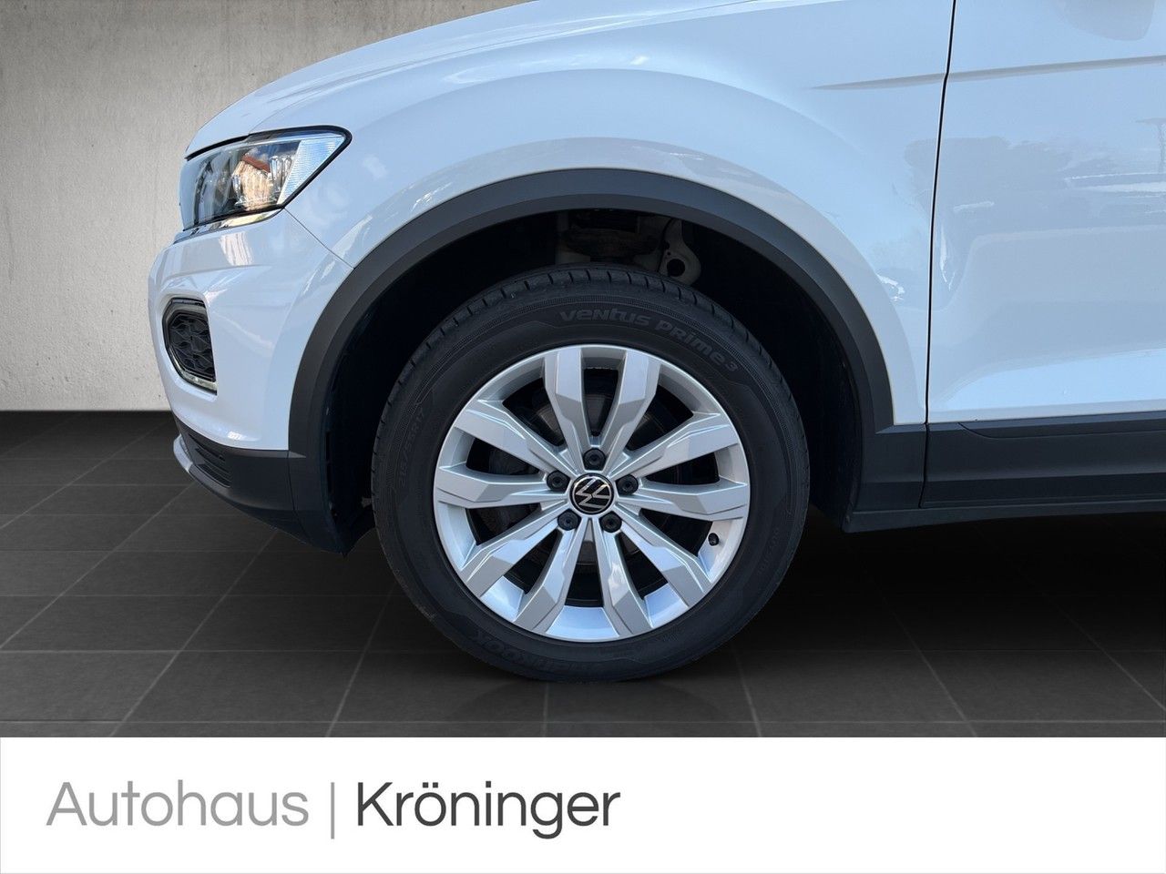 Volkswagen T-Roc 1.5 TSI DSG Style - Samsaru's Car Outlet