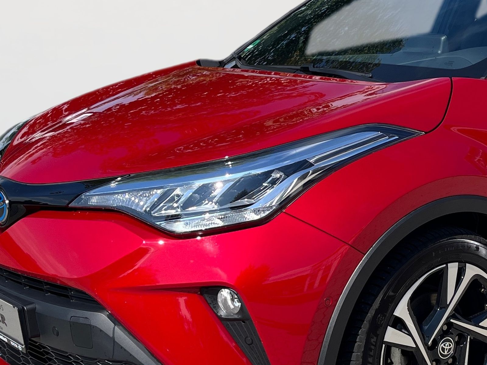 Toyota C-HR 2.0 Hybrid - Samsaru's Car Outlet