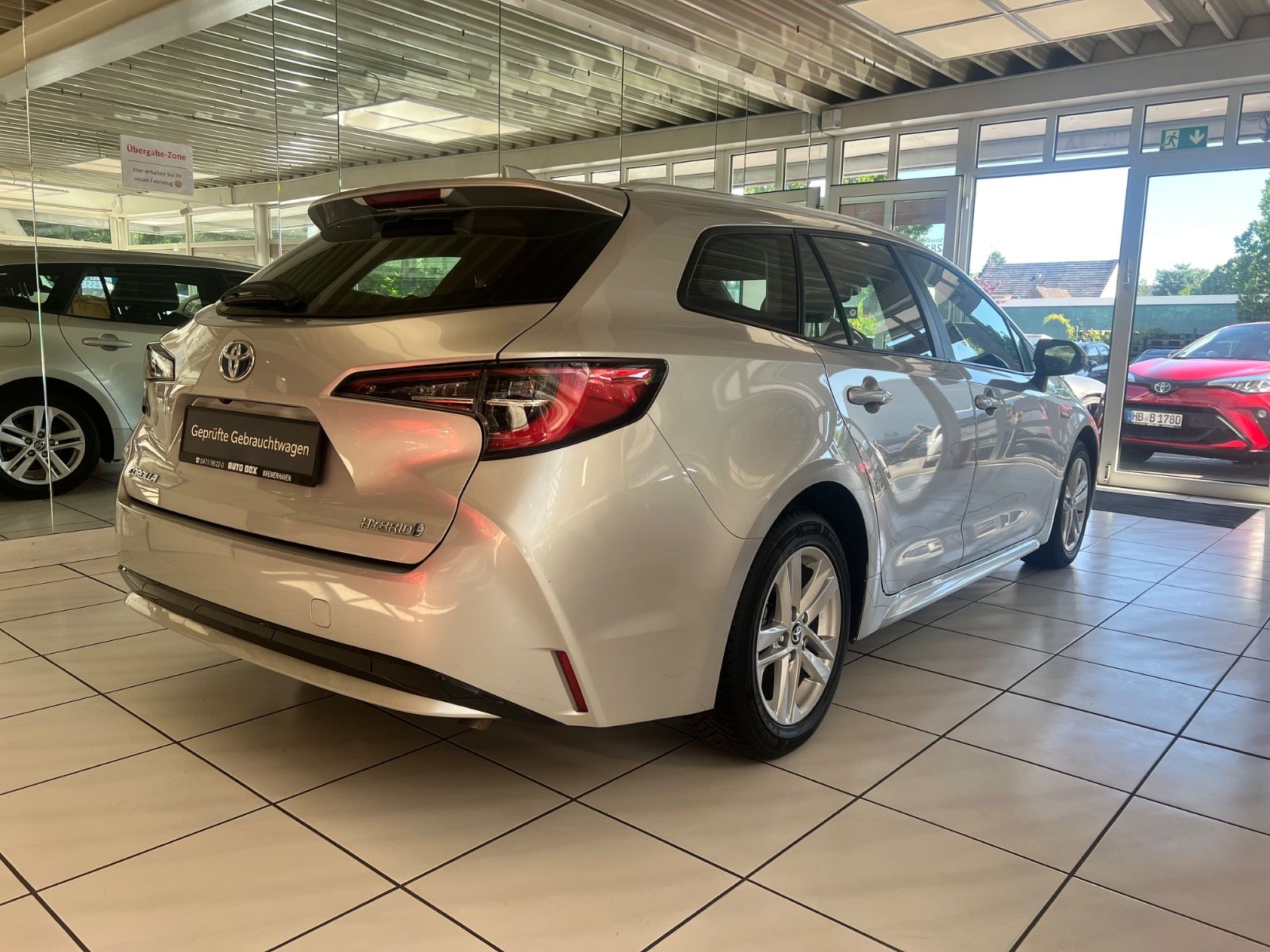 Toyota Corolla TS 1.8 Hybrid Business Edition - Samsaru's Car Outlet