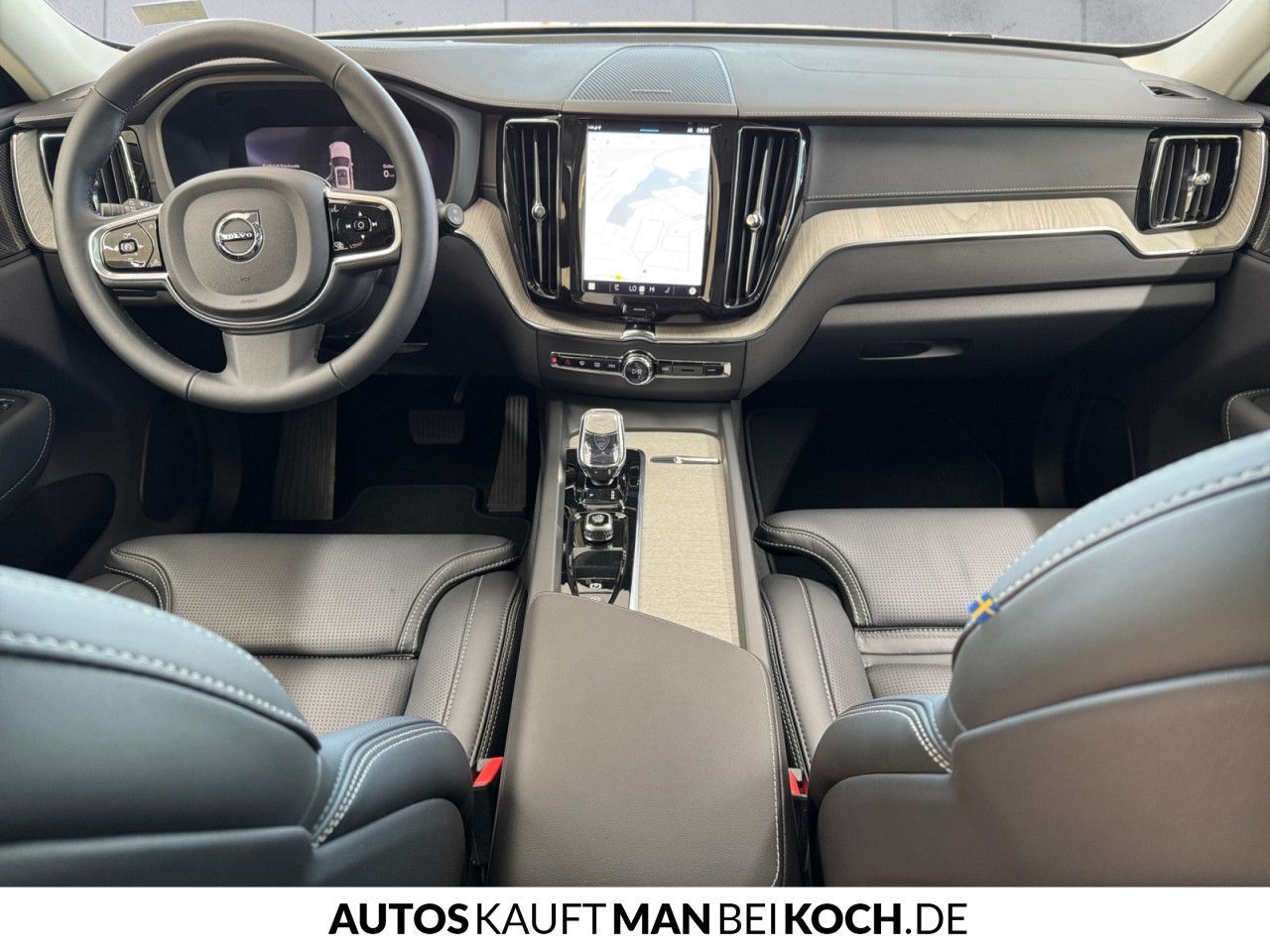 Volvo XC60 T6 Plug-In AWD - Samsaru's Car Outlet