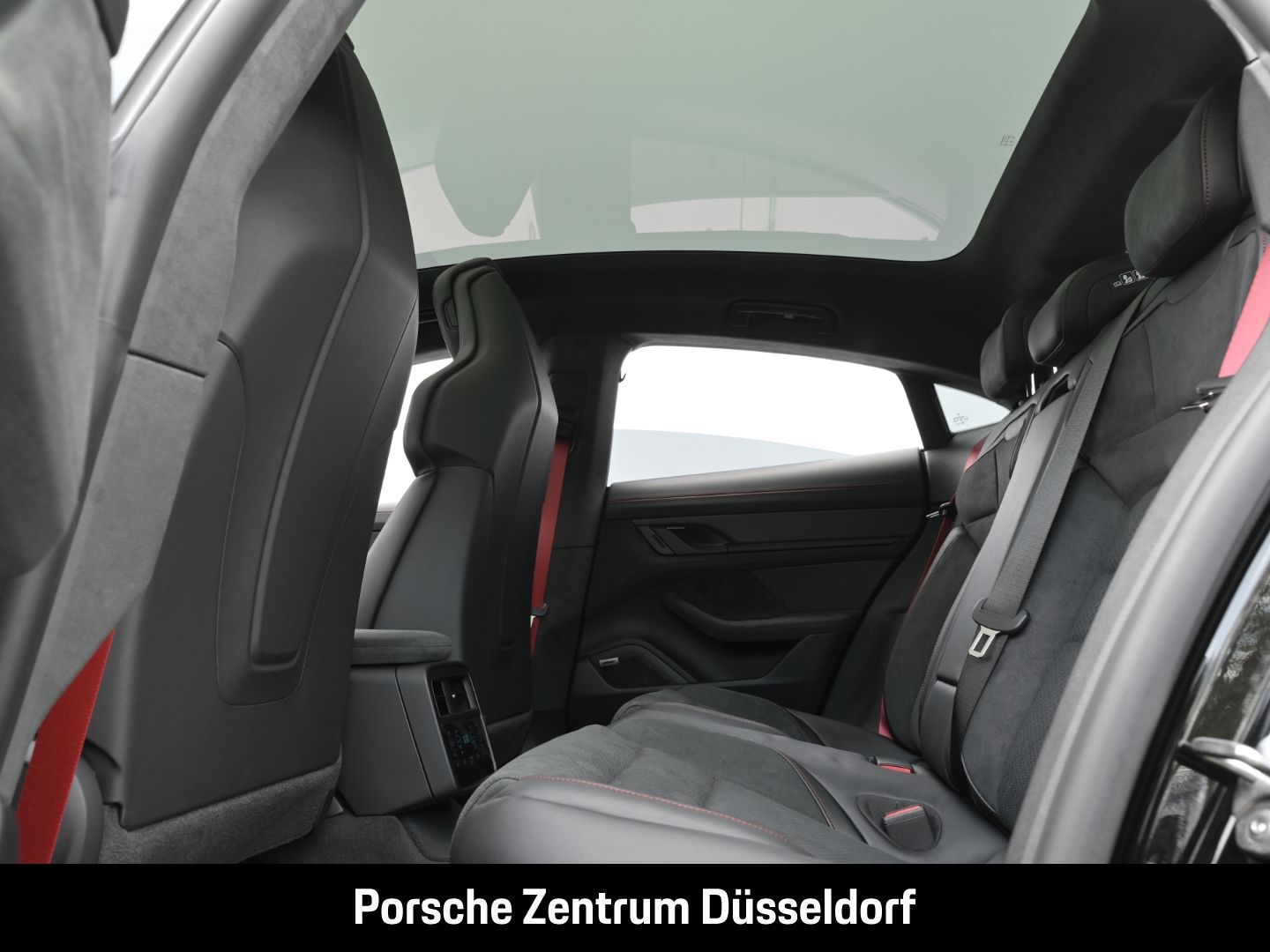 Porsche Taycan GTS Active-Ride InnoDrive HUD Soft-Close