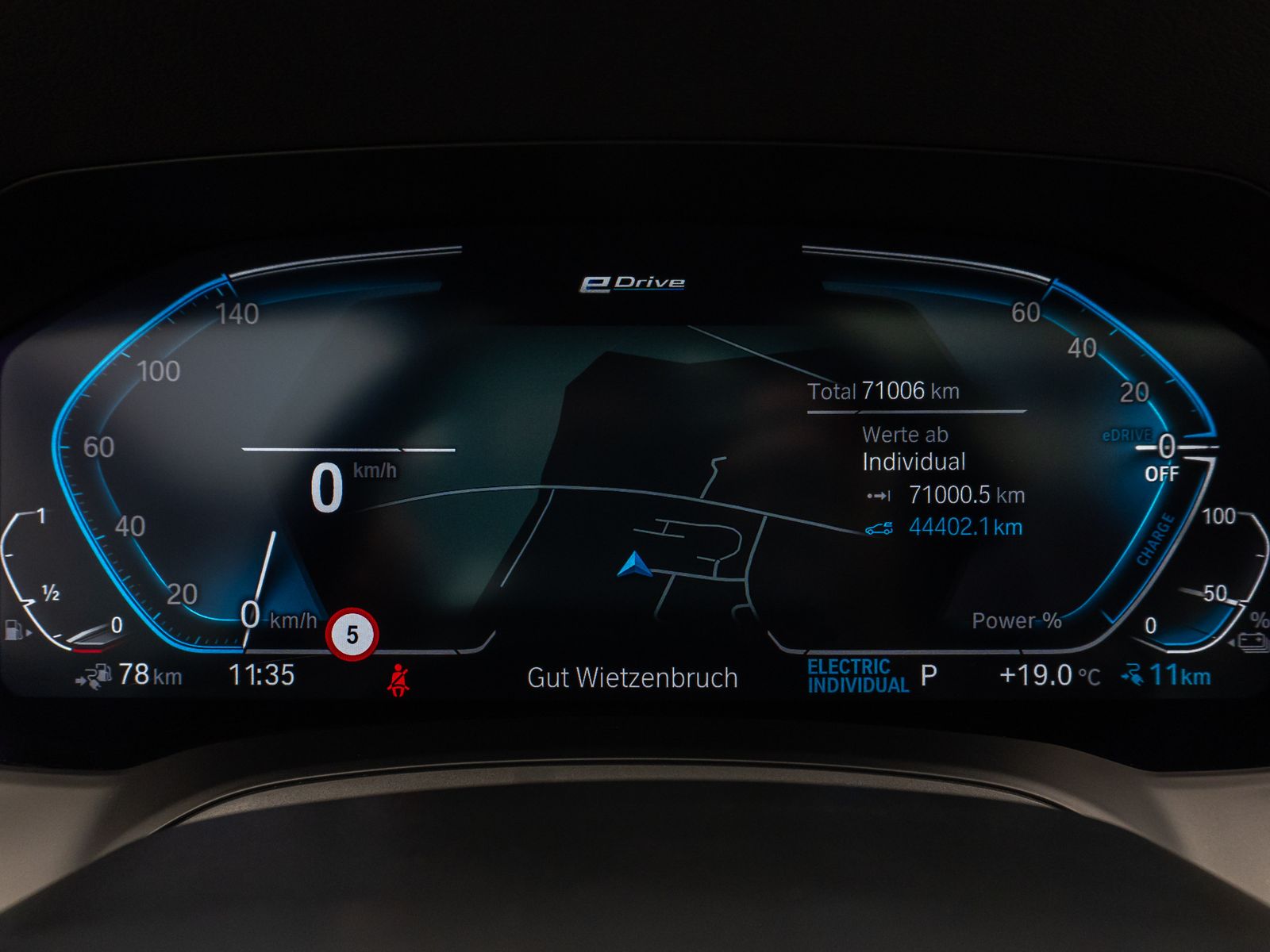 BMW 320e Luxury Line - Samsaru's Car Outlet