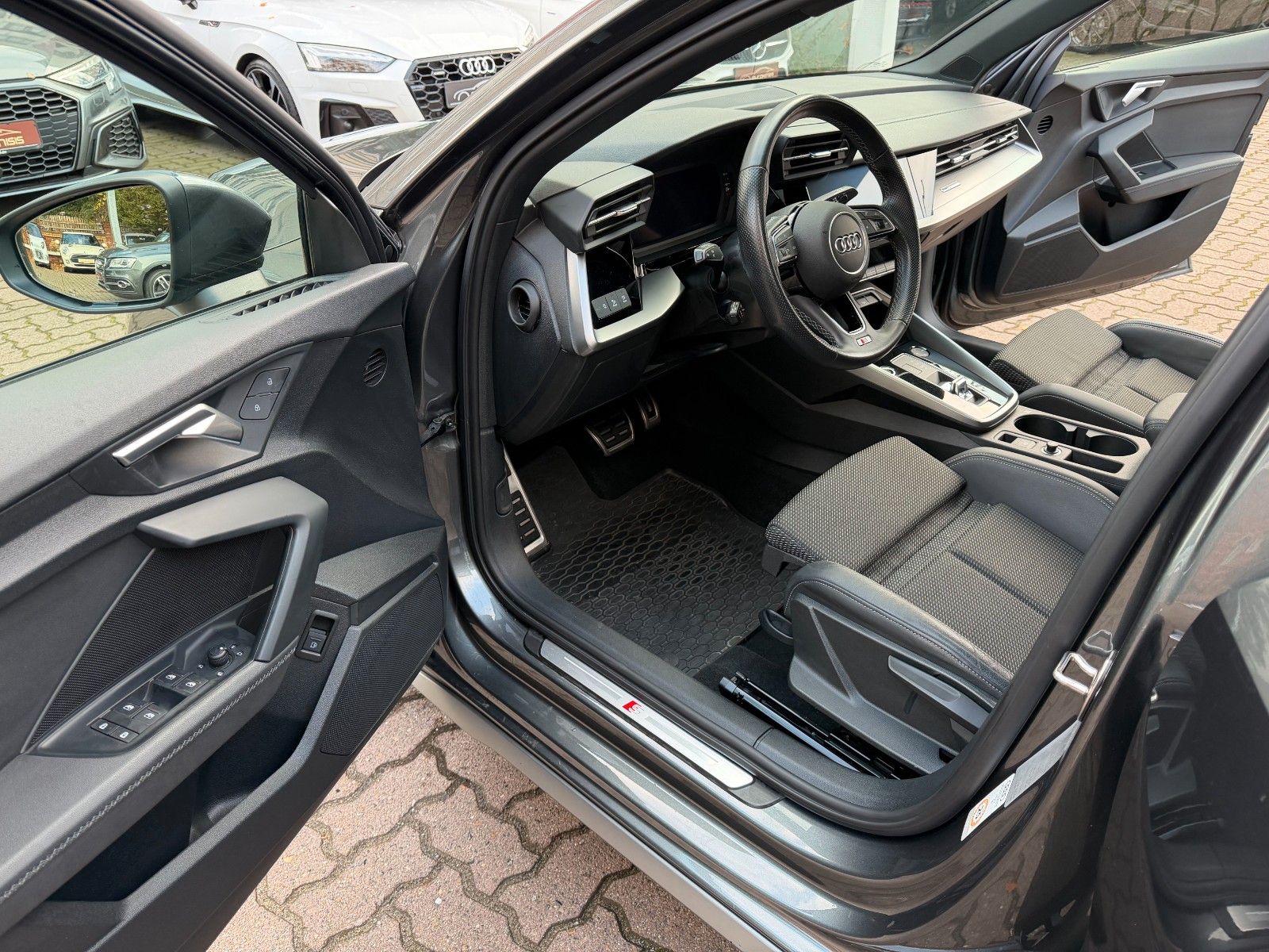 Audi A3 Sportb 40 TFSIe S line*PANO*LED*AHK*SHZ*KAM*