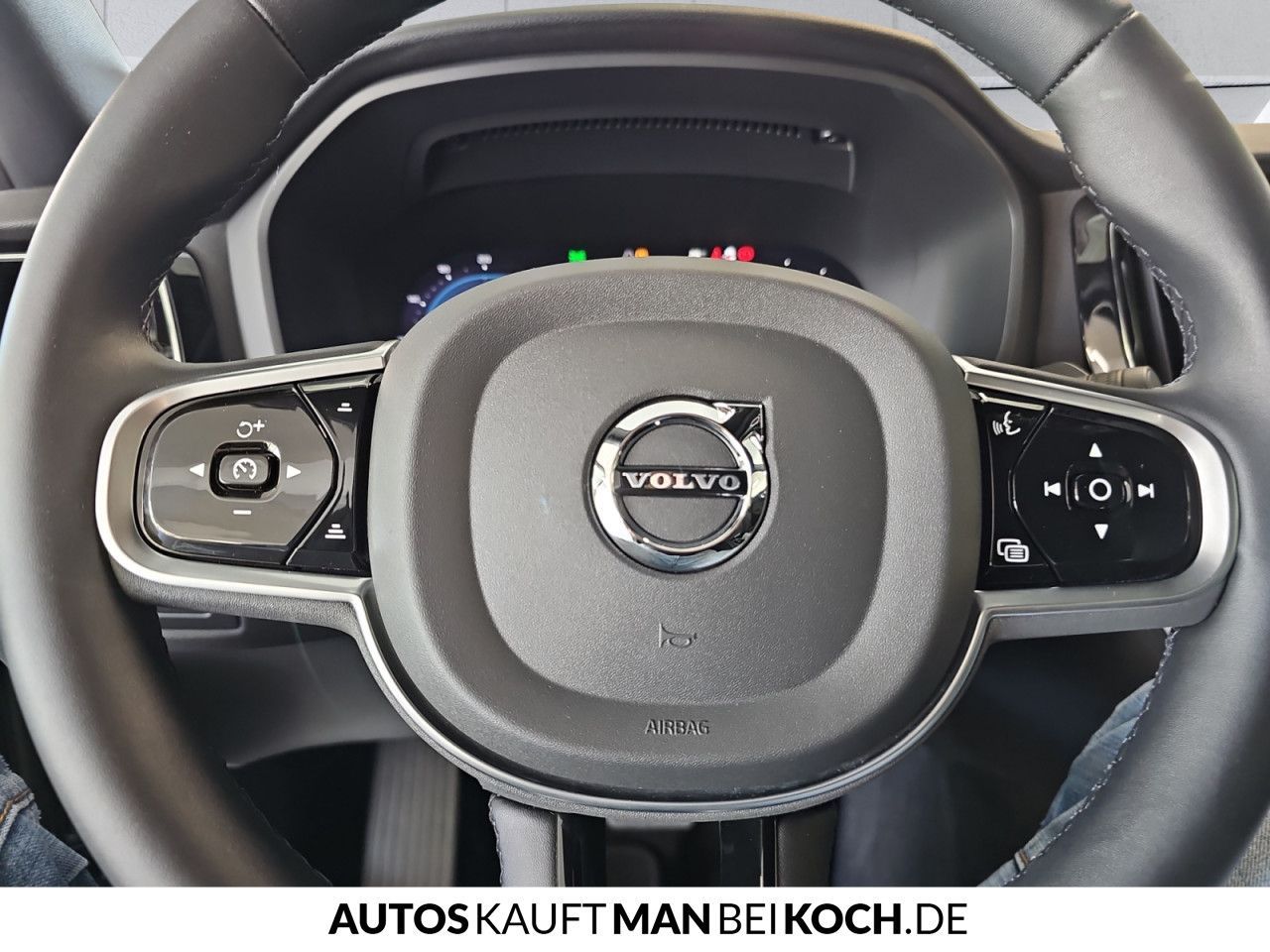 Volvo S60 T8 AWD Recharge Plug-In Hybrid Plus Dark