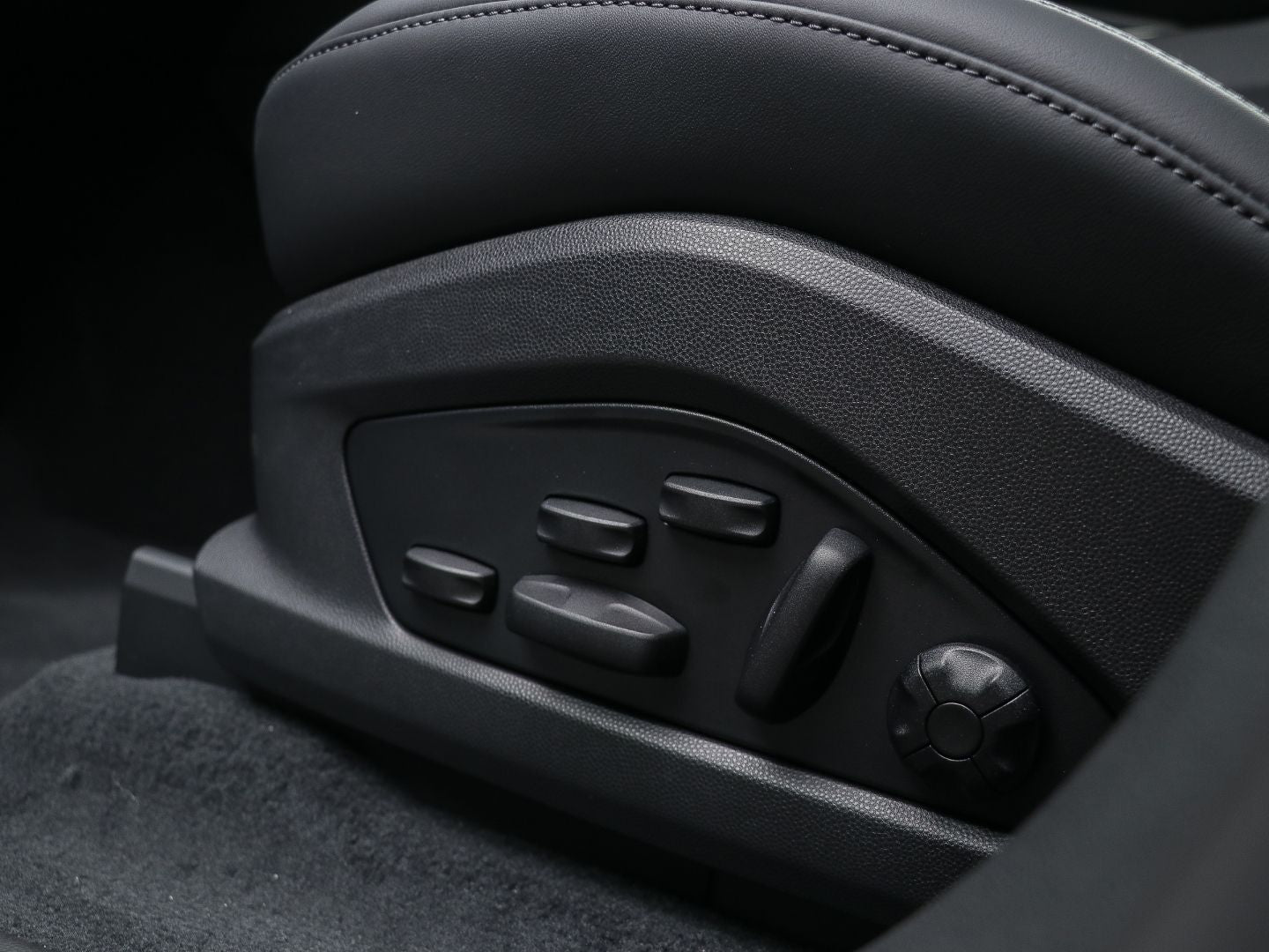 Porsche Macan 4 BOSE Luftfederung Panorama LED-Matrix