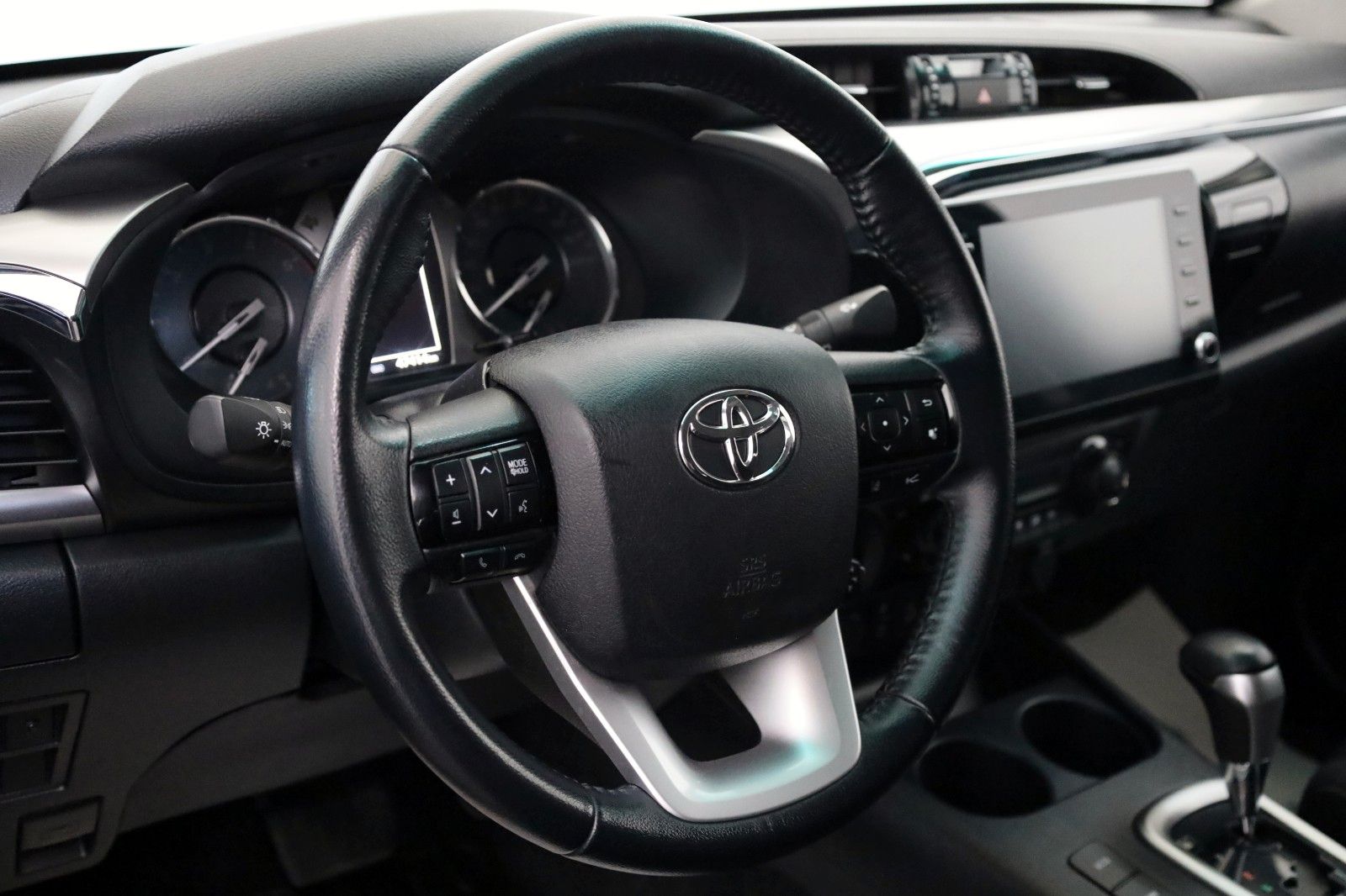 Toyota Hilux 2.8 Executive, Navi, Hardtop,ACC,LED, AHK