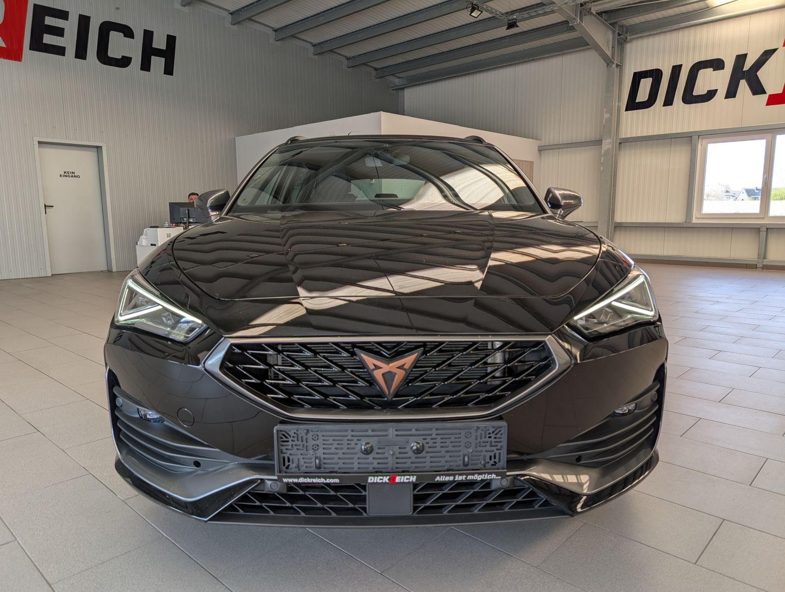 Cupra Leon 1.5eTSI DSG Matrix - Samsaru's Car Outlet