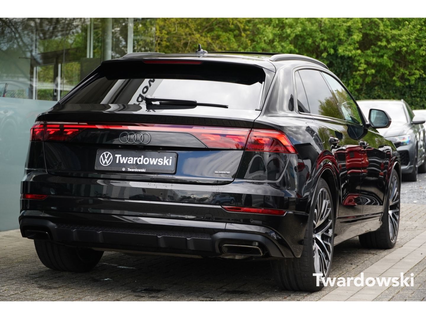 Audi Q8 50 TDI S line Pano HUD Matrix 23'' B&O AHK 36