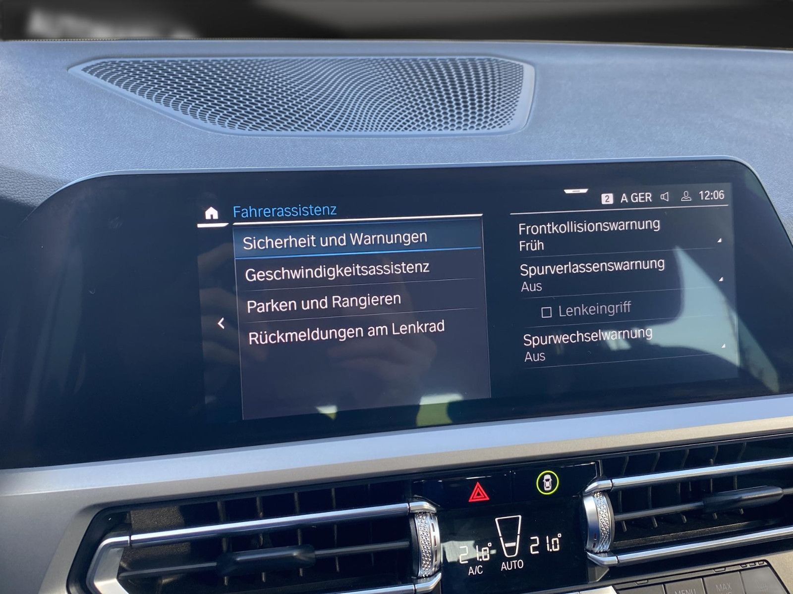 BMW 330 e - Samsaru's Car Outlet