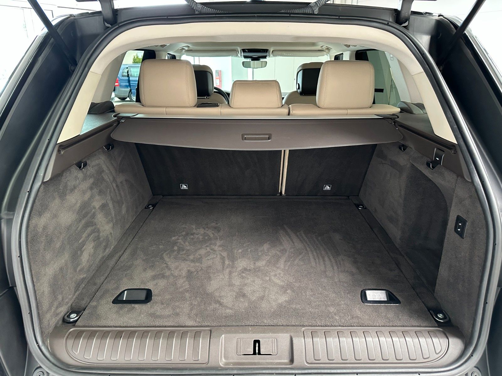Range Rover Sport D250 S - Samsaru's Car Outlet