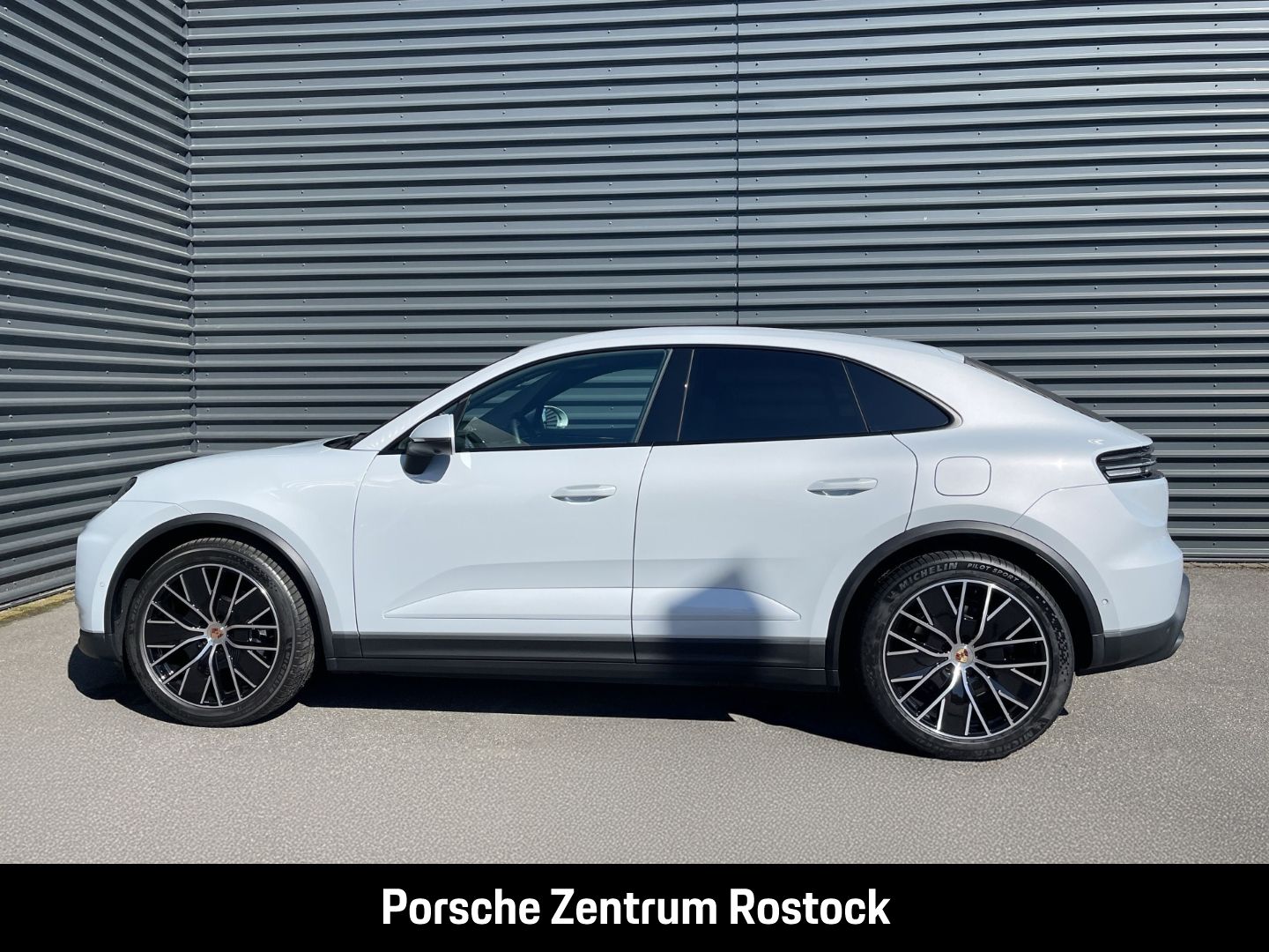 Porsche Macan InnoDrive BOSE Luftfederung 21-Zoll