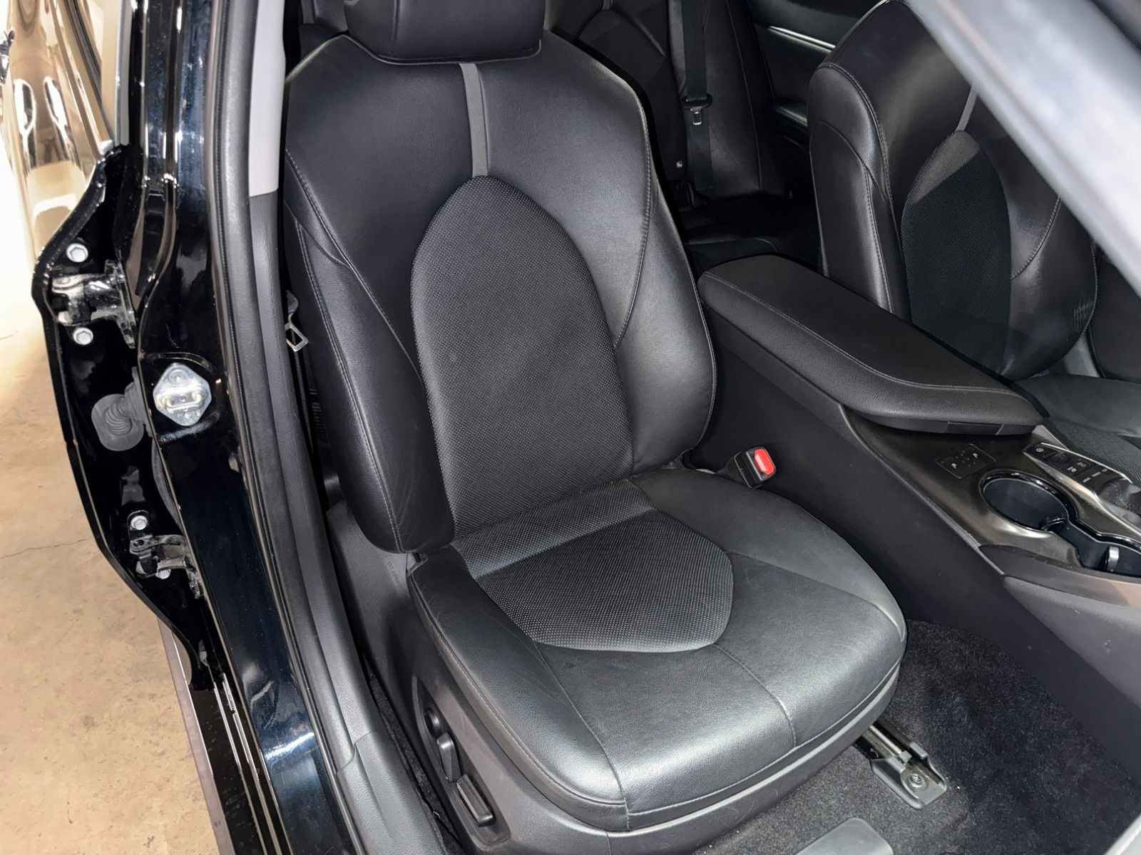 Toyota CAMRY 2.5 HYBRIDE 218CH DYNAMIC BUSINESS