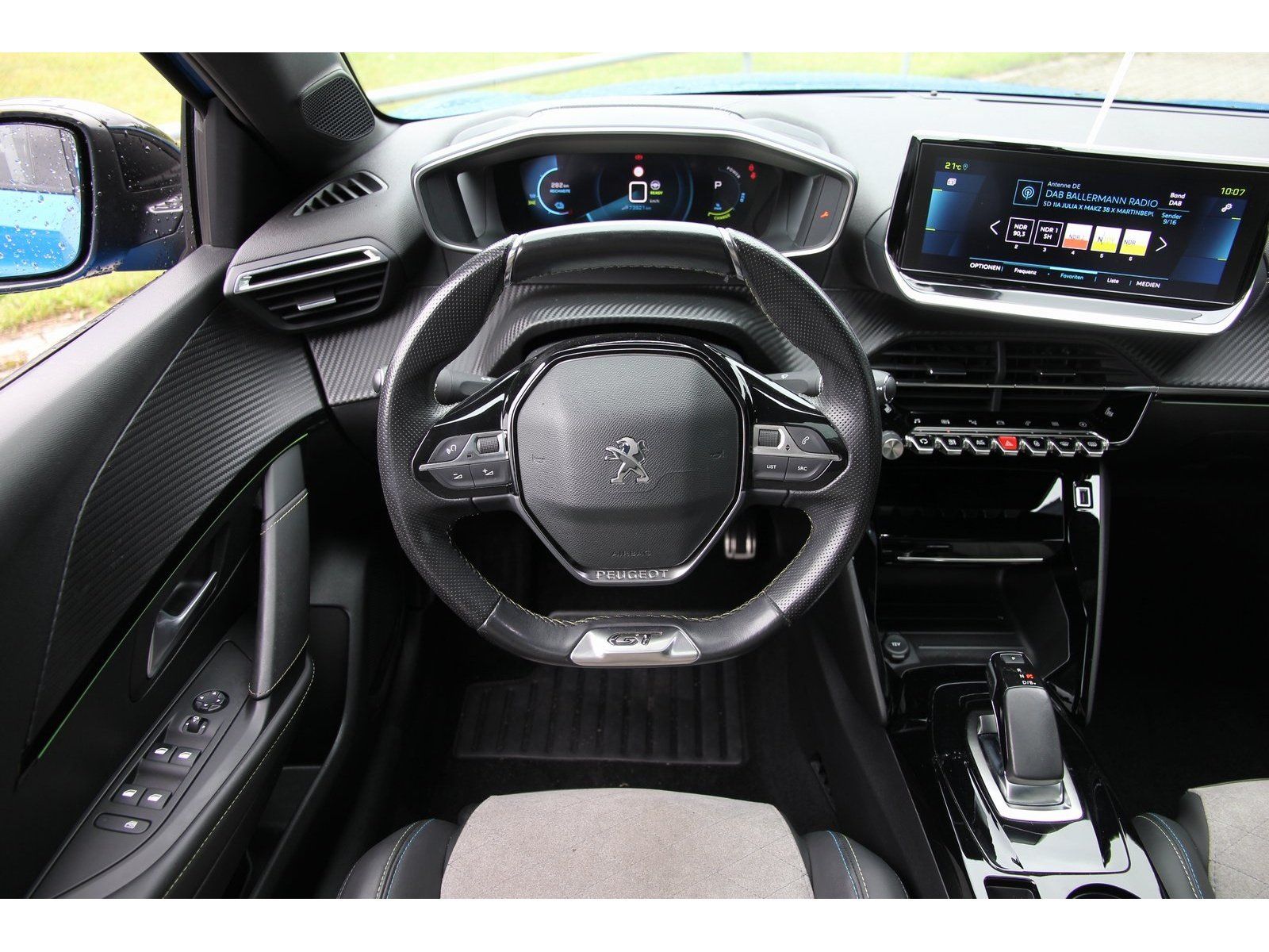 Peugeot 208 e-GT - Samsaru's Car Outlet
