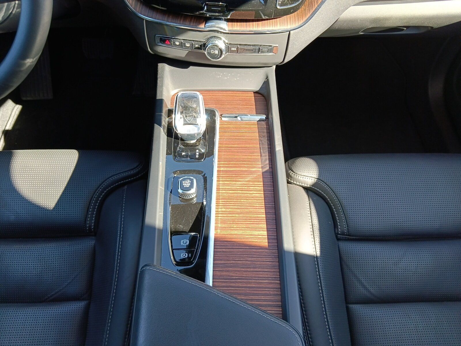 Volvo X 60 B5 AWD Ultimate Dark 360° KAMERA+PANO-DACH+