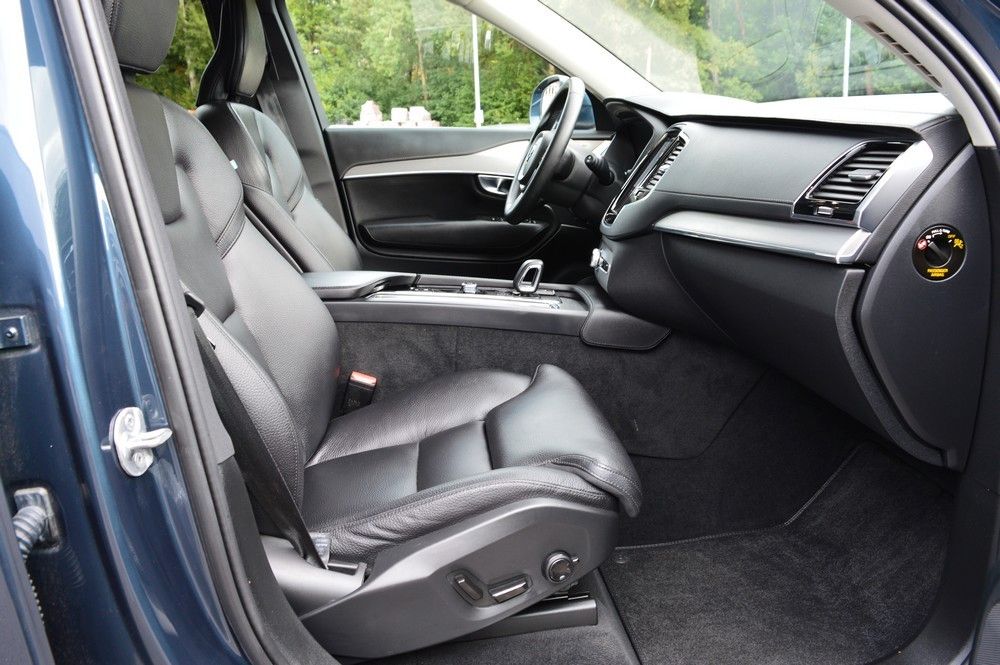 Volvo XC90 B5 D AWD Plus Bright AT *Voll+AHK+deutsch*