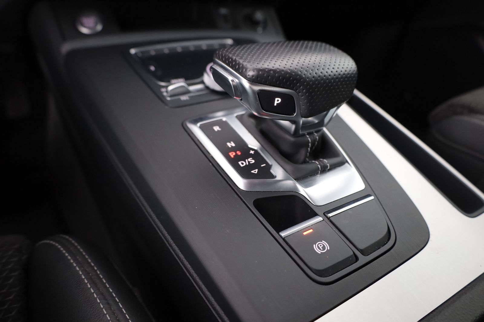 Audi Q5 55 TFSIe 2x S-Line quattro - Samsaru's Car Outlet