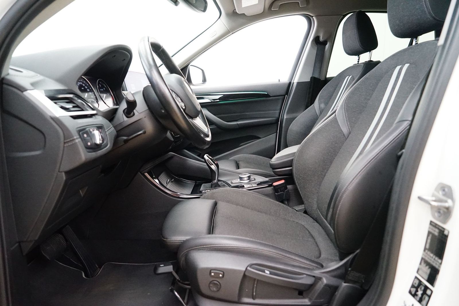 BMW X1 xDrive18d Sport Line - Samsaru's Car Outlet
