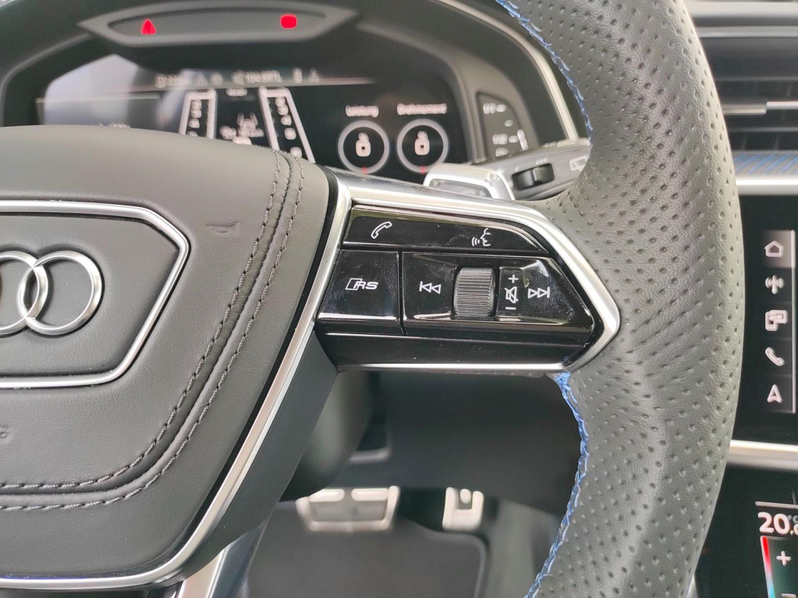 Audi RS6 Avant performance *PANO*StdHz*HD-MATRIX*B&O*